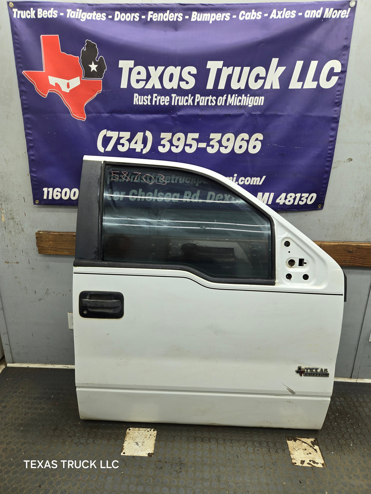 2009-2014 Ford F150 RH Passenger Side Front Door