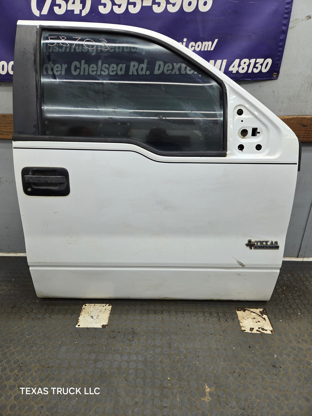 2009-2014 Ford F150 RH Passenger Side Front Door