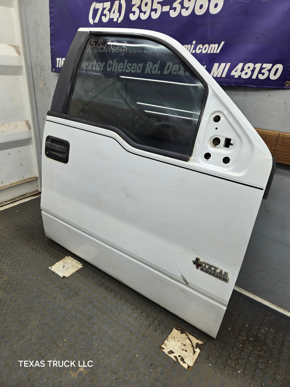 2009-2014 Ford F150 RH Passenger Side Front Door