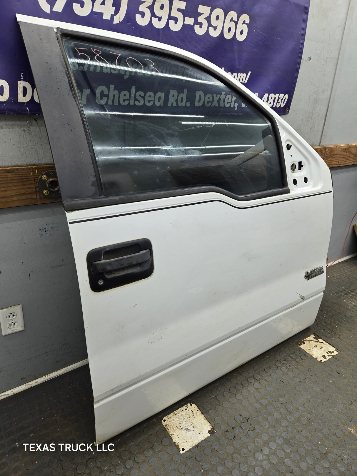 2009-2014 Ford F150 RH Passenger Side Front Door