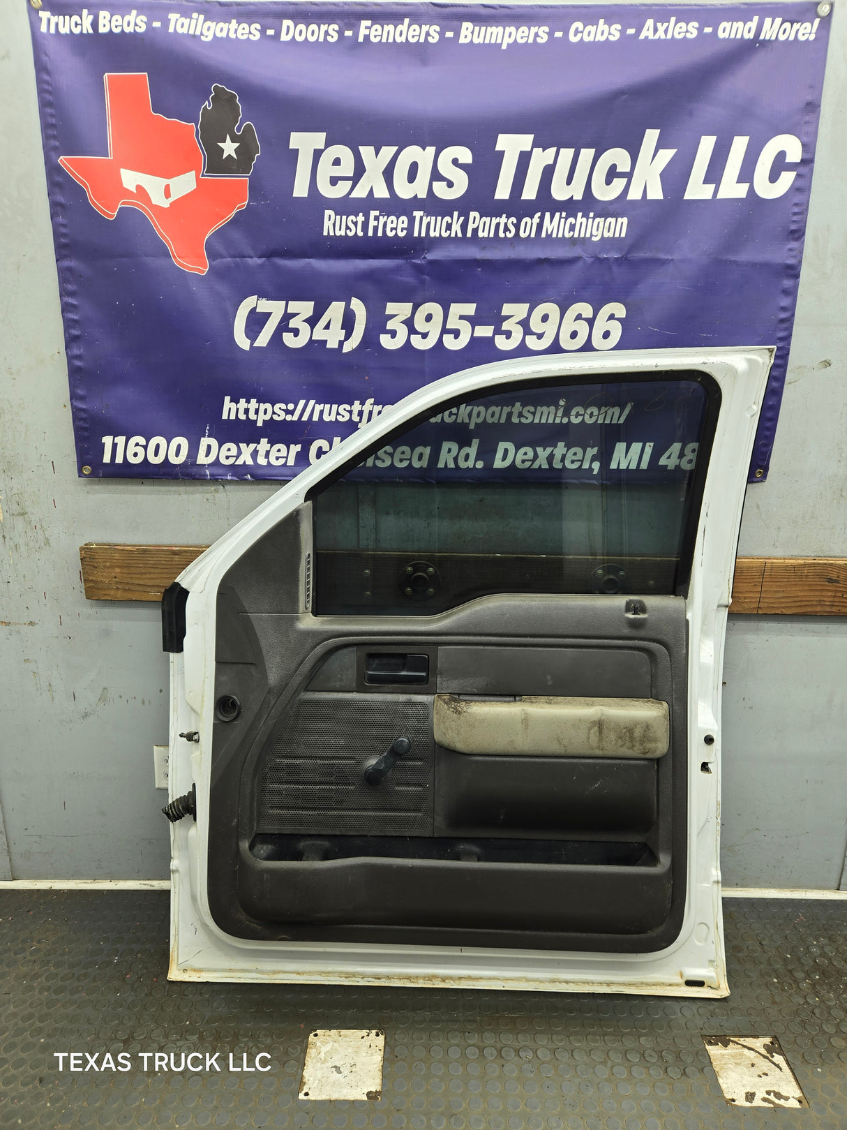 2009-2014 Ford F150 RH Passenger Side Front Door