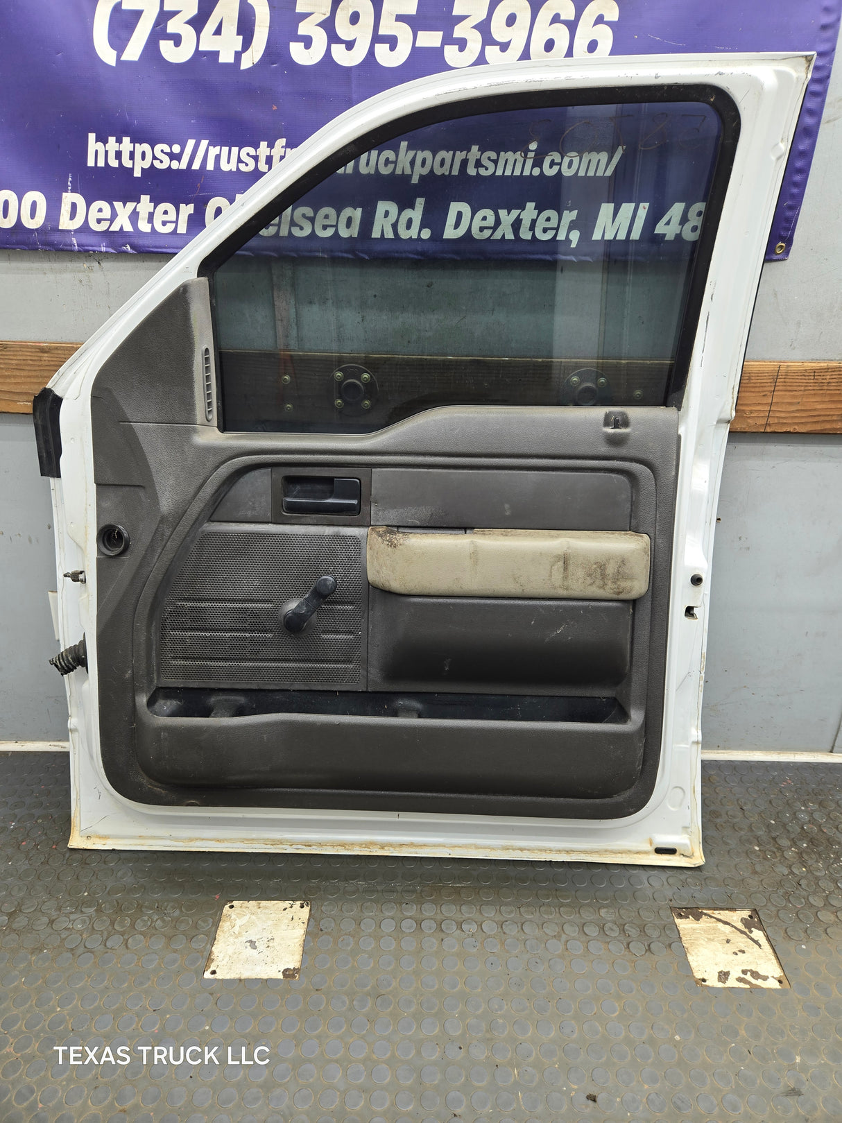 2009-2014 Ford F150 RH Passenger Side Front Door