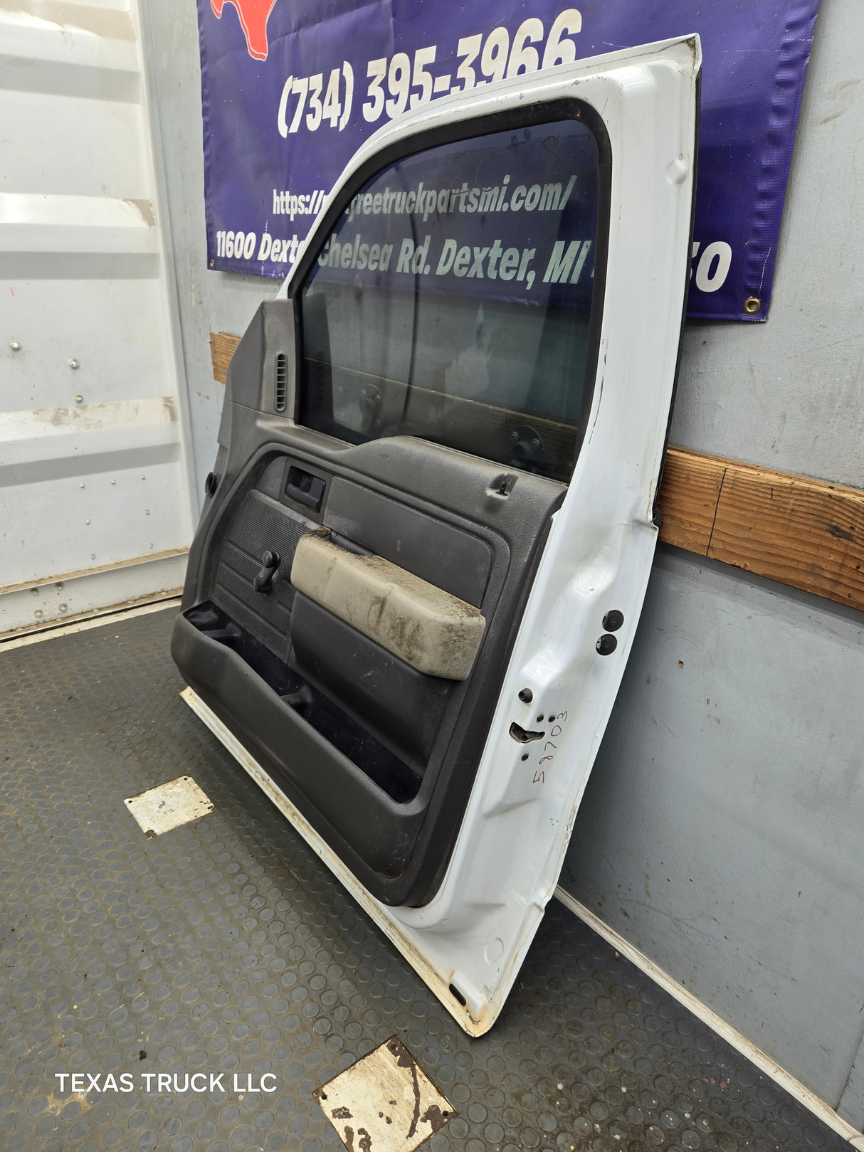 2009-2014 Ford F150 RH Passenger Side Front Door