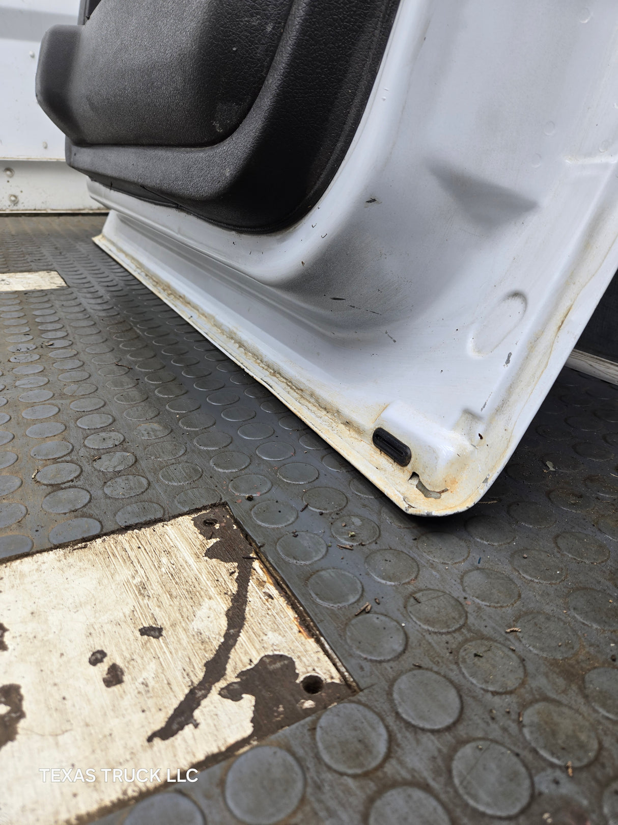 2009-2014 Ford F150 RH Passenger Side Front Door