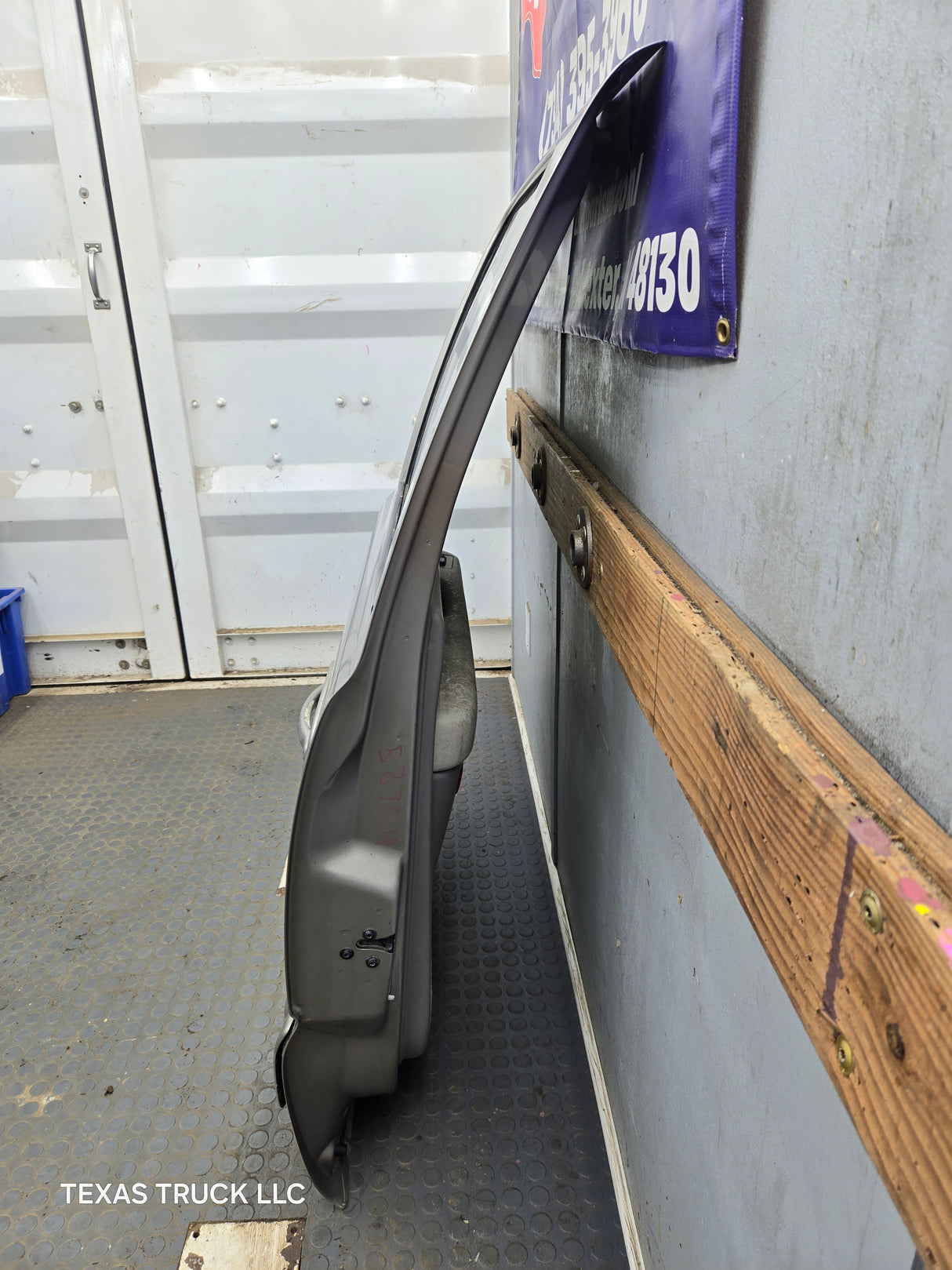1999-2007 Chevrolet Silverado / GMC Sierra 1500 2500 3500 HD Rear Driver side LH Crew Cab rear door