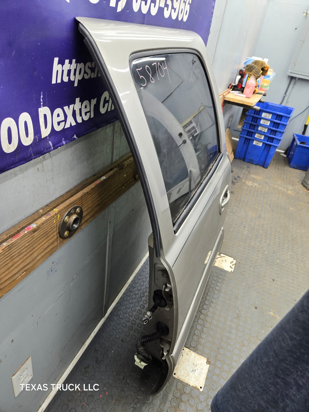 1999-2007 Chevrolet Silverado / GMC Sierra 1500 2500 3500 HD Rear Driver side LH Crew Cab rear door