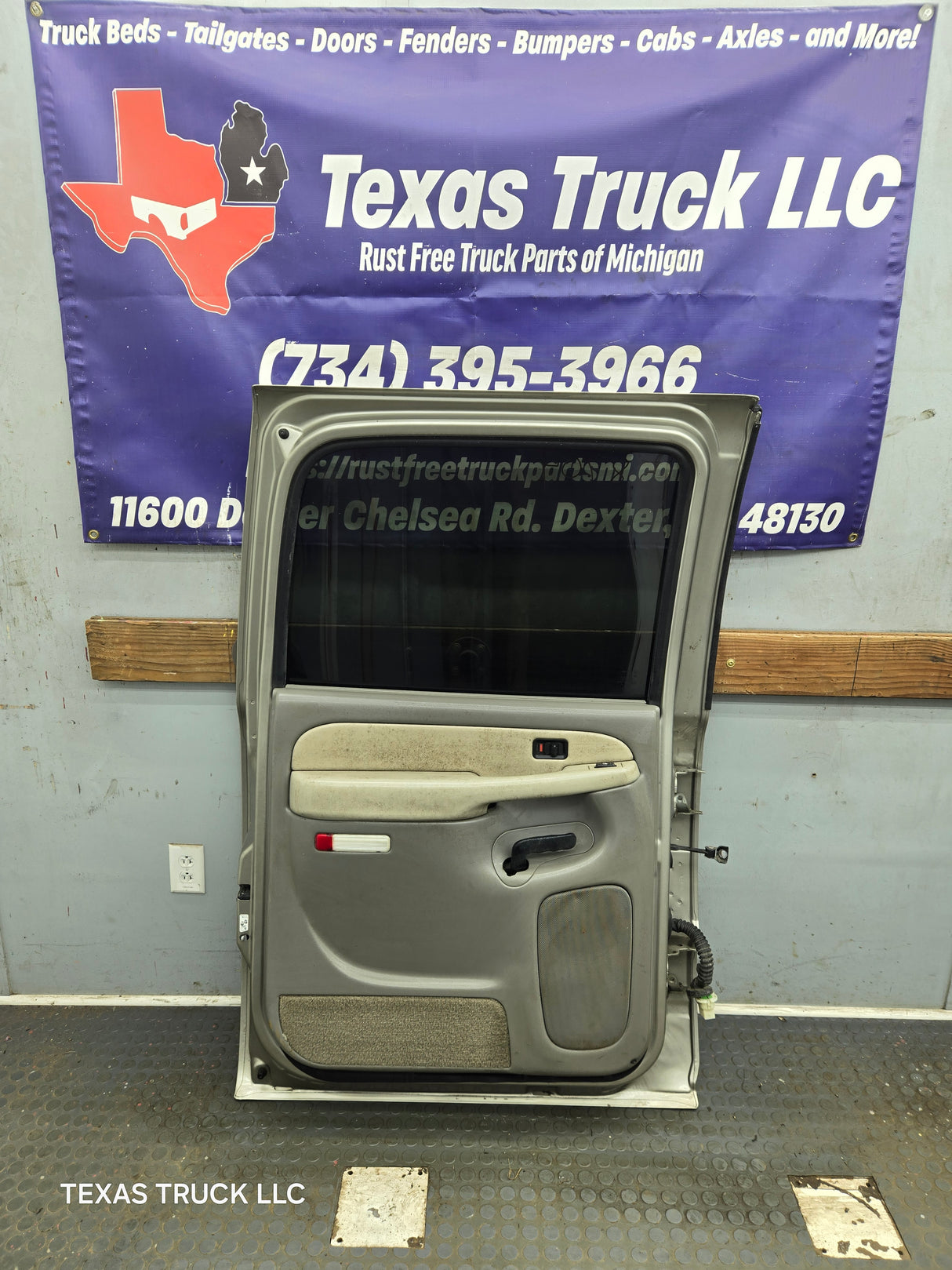 1999-2007 Chevrolet Silverado / GMC Sierra 1500 2500 3500 HD Rear Driver side LH Crew Cab rear door