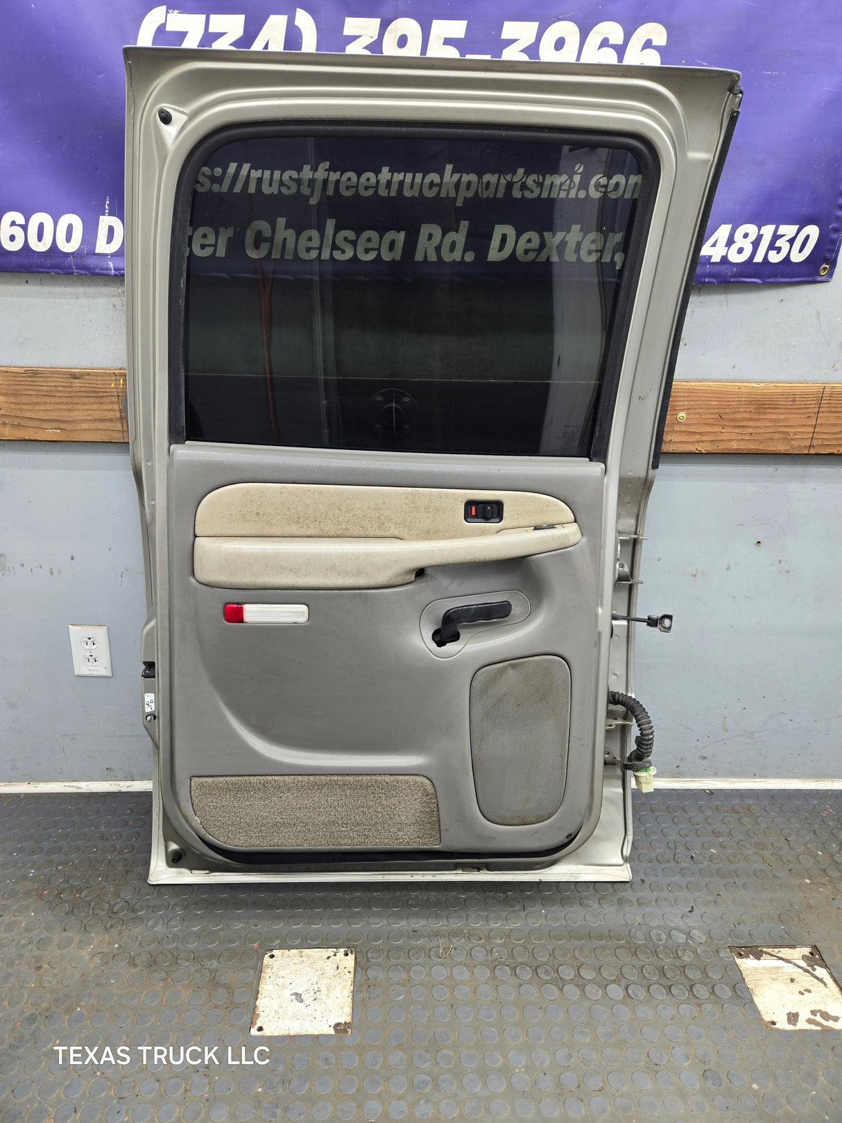 1999-2007 Chevrolet Silverado / GMC Sierra 1500 2500 3500 HD Rear Driver side LH Crew Cab rear door