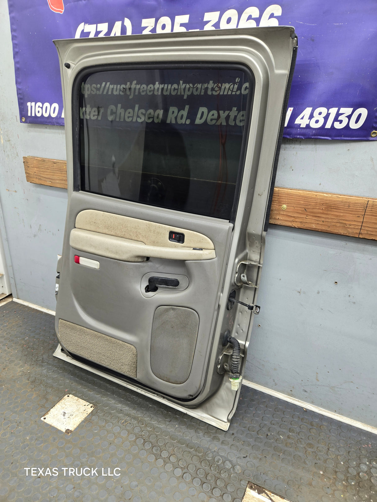 1999-2007 Chevrolet Silverado / GMC Sierra 1500 2500 3500 HD Rear Driver side LH Crew Cab rear door