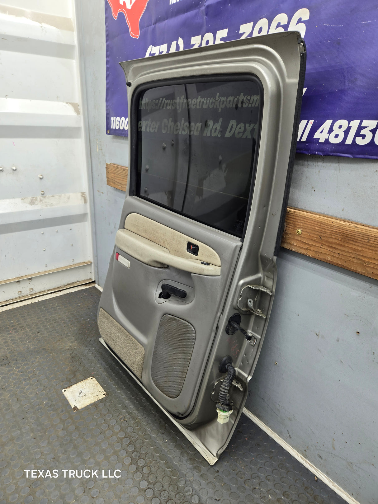1999-2007 Chevrolet Silverado / GMC Sierra 1500 2500 3500 HD Rear Driver side LH Crew Cab rear door