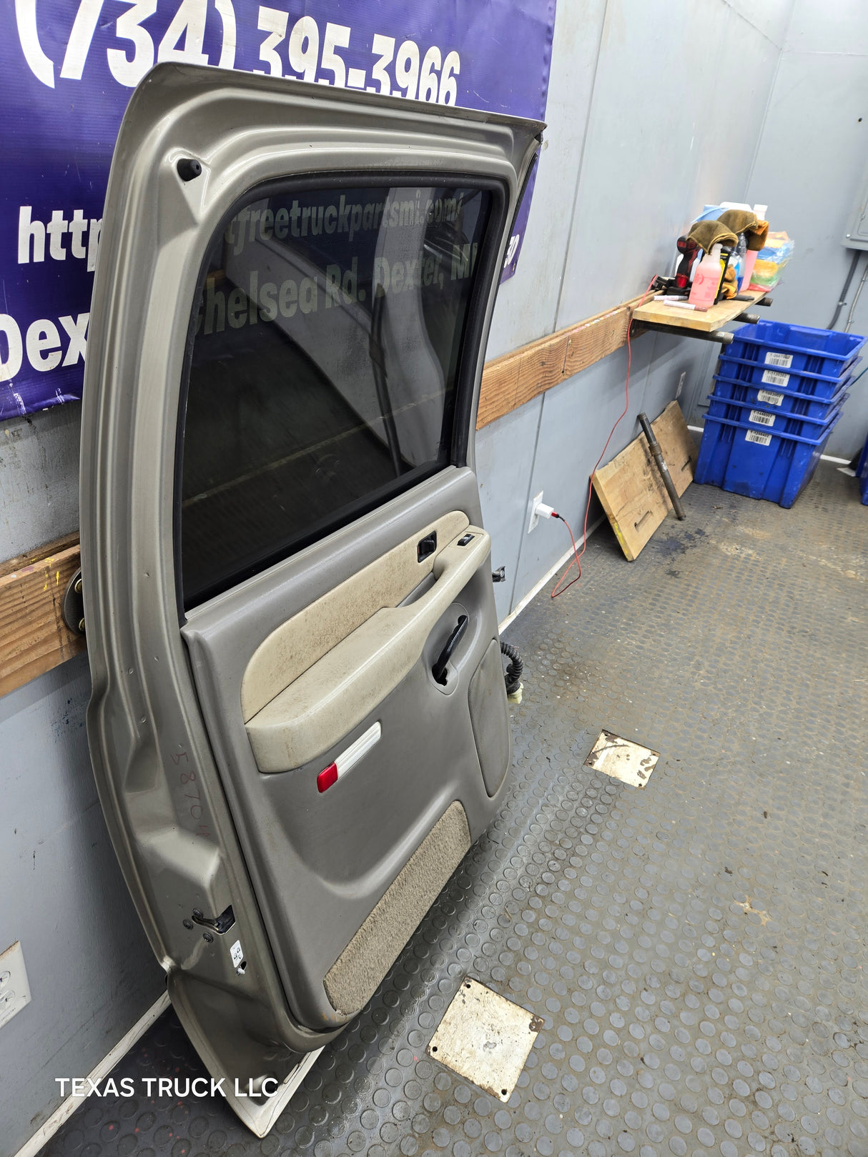 1999-2007 Chevrolet Silverado / GMC Sierra 1500 2500 3500 HD Rear Driver side LH Crew Cab rear door