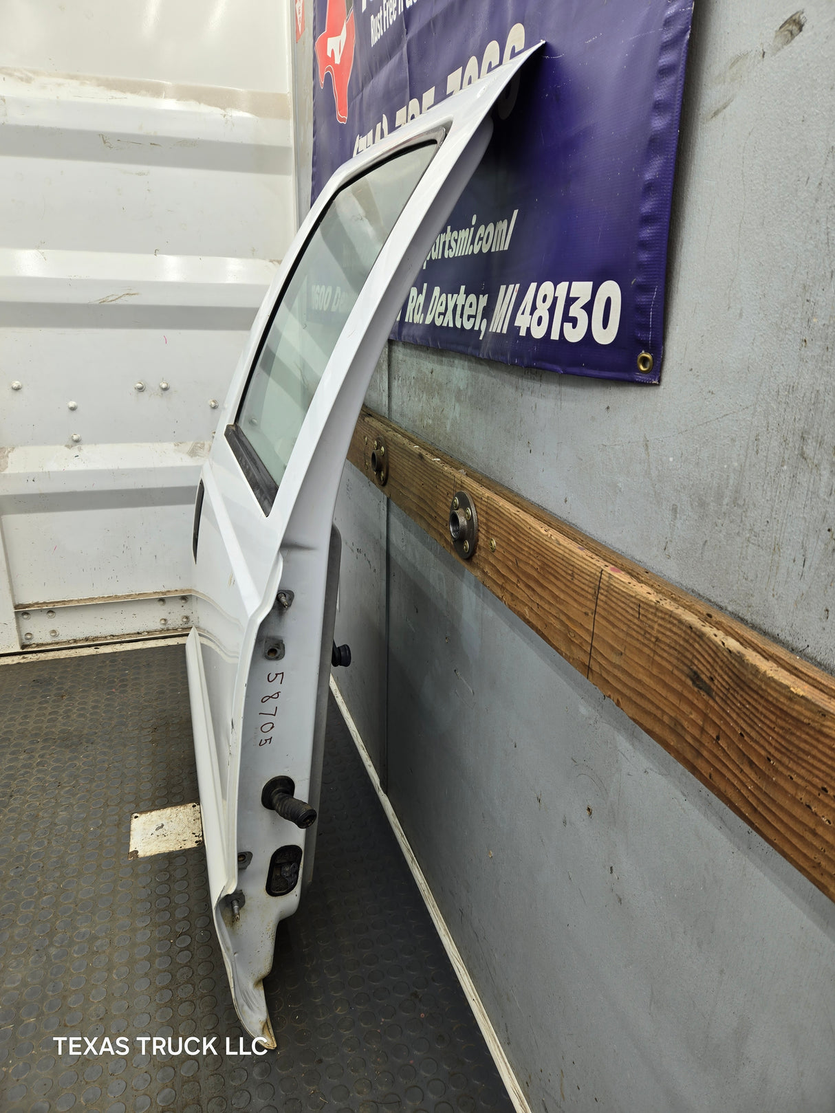 1999-2011 Ford Super Duty F250 F350 F450 F550 RH Crew Cab Passenger Side Rear Door