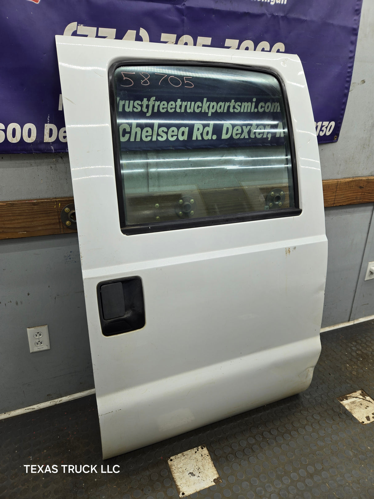 1999-2011 Ford Super Duty F250 F350 F450 F550 RH Crew Cab Passenger Side Rear Door