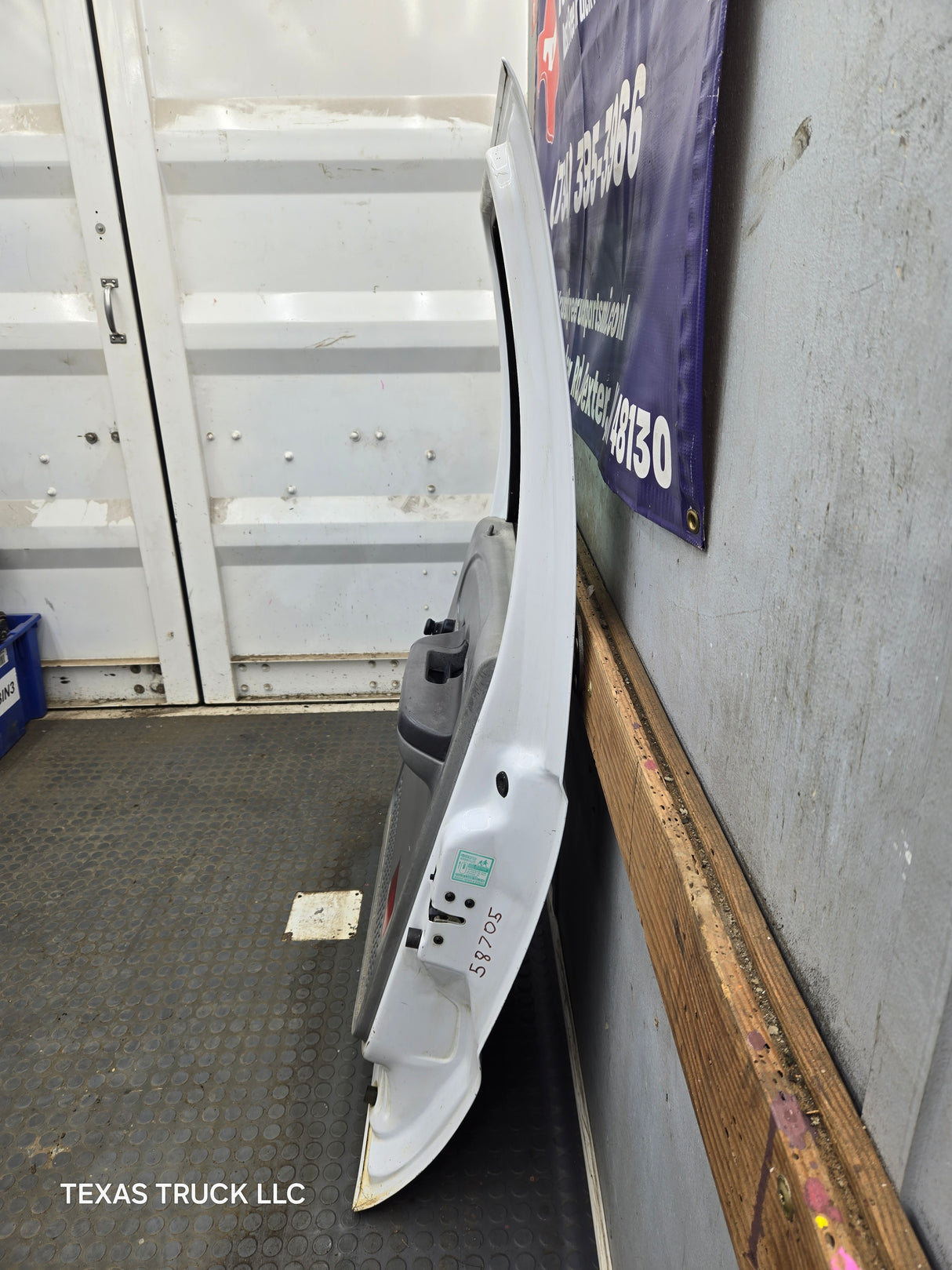 1999-2011 Ford Super Duty F250 F350 F450 F550 RH Crew Cab Passenger Side Rear Door