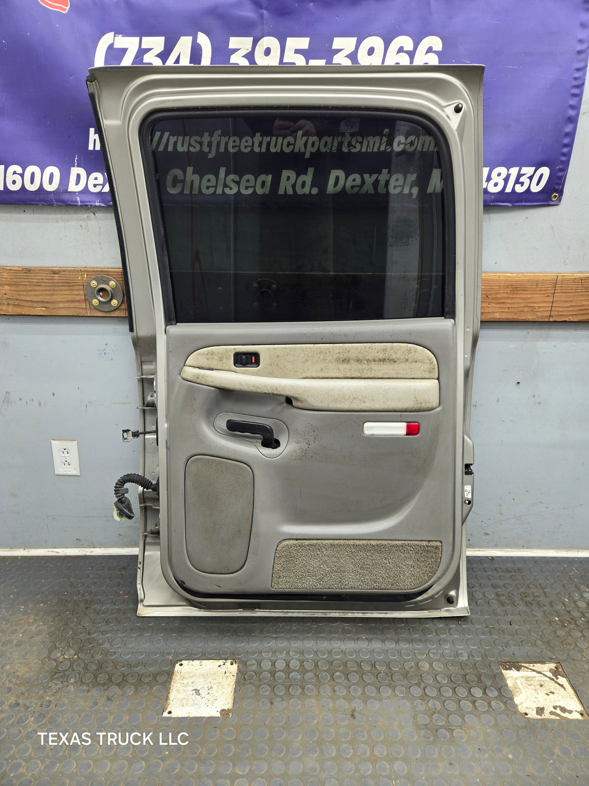 1999-2006 Chevrolet Silverado / GMC Sierra 1500 2500 3500 HD Rear Passenger side Crew Cab rear door