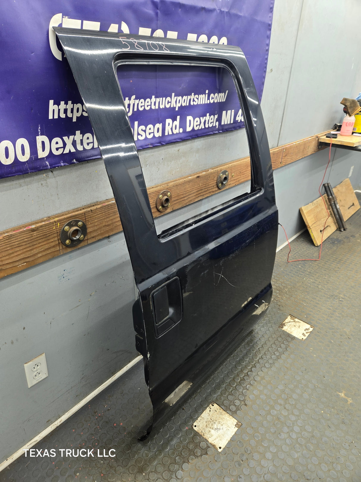 1999-2011 Ford Super Duty F250 F350 F450 F550 RH Crew Cab Passenger Side Rear Door