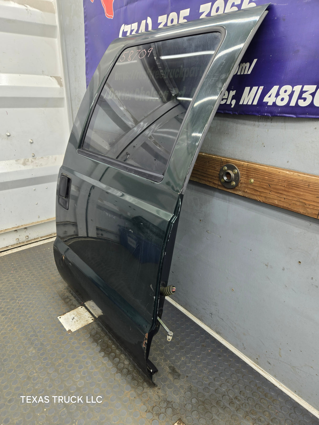 1999-2011 Ford Super Duty F250 F350 F450 F550 RH Crew Cab Passenger Side Rear Door