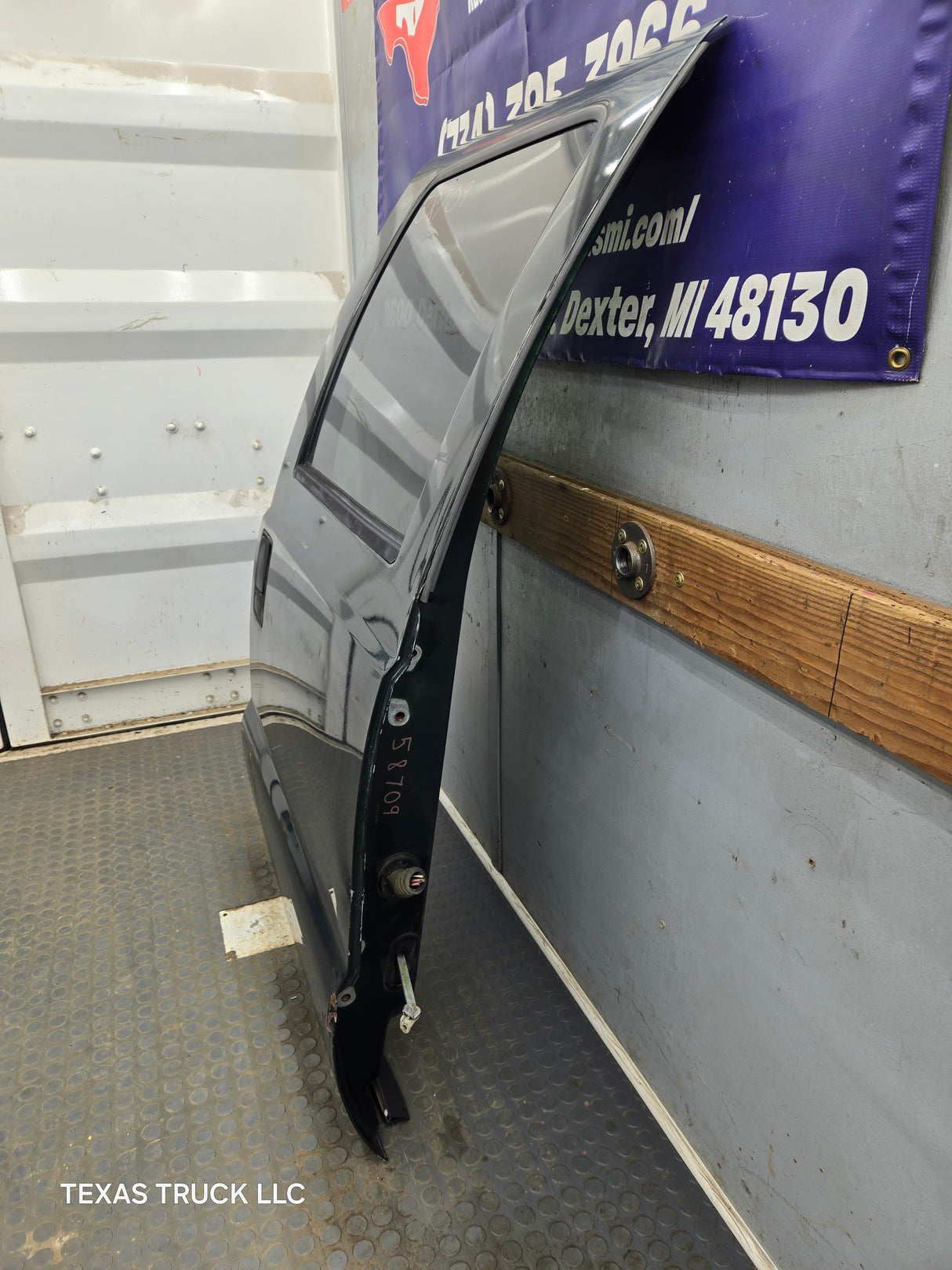 1999-2011 Ford Super Duty F250 F350 F450 F550 RH Crew Cab Passenger Side Rear Door