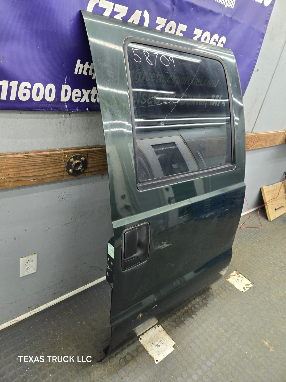 1999-2011 Ford Super Duty F250 F350 F450 F550 RH Crew Cab Passenger Side Rear Door