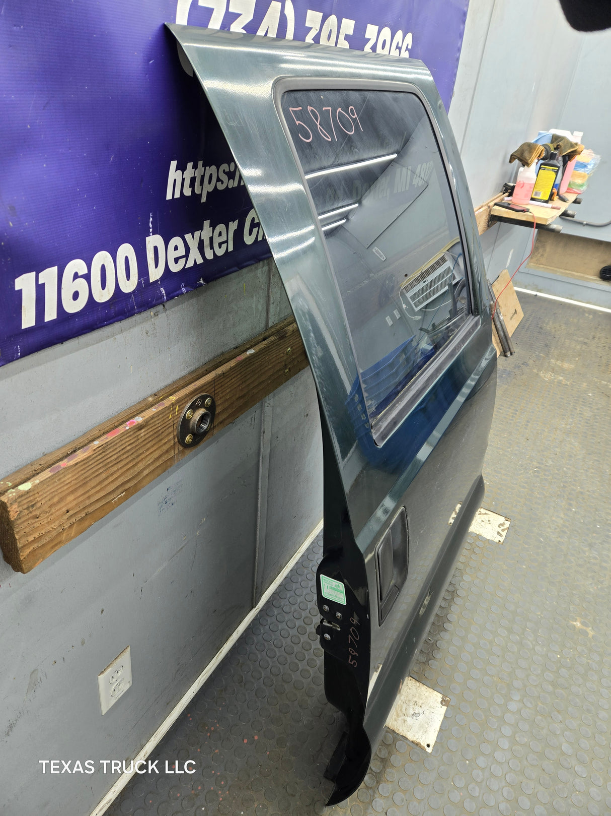 1999-2011 Ford Super Duty F250 F350 F450 F550 RH Crew Cab Passenger Side Rear Door