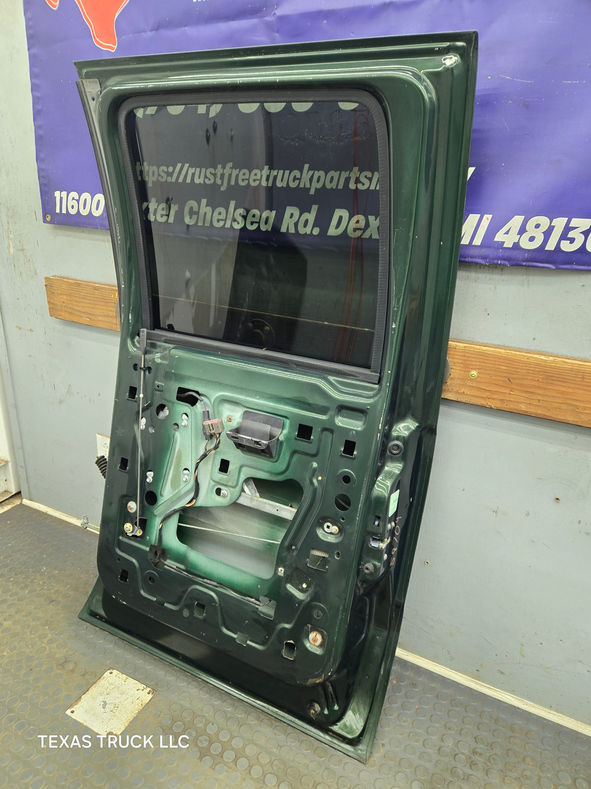 1999-2011 Ford Super Duty F250 F350 F450 F550 RH Crew Cab Passenger Side Rear Door