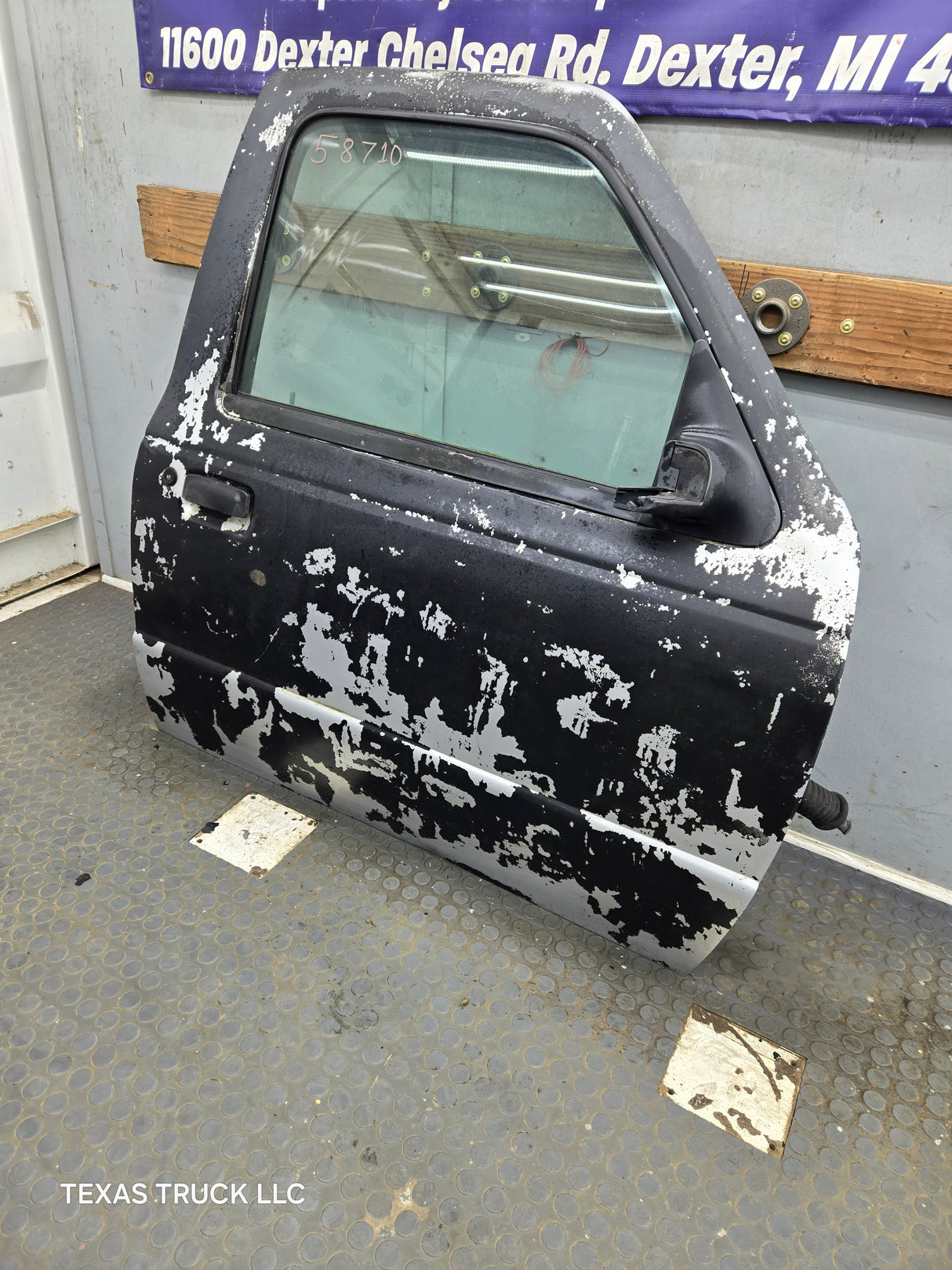 2003-2005 Ford Ranger Passenger Side Front Right Hand Door