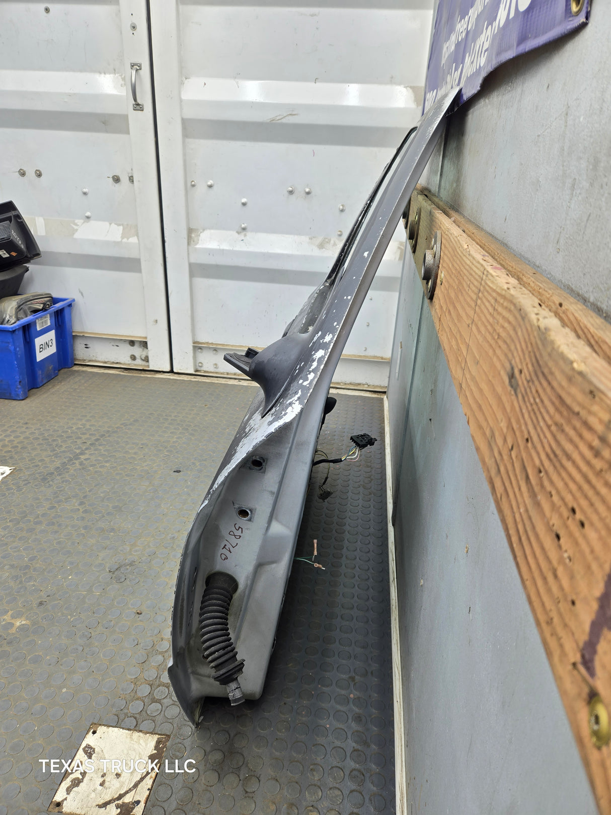 2003-2005 Ford Ranger Passenger Side Front Right Hand Door