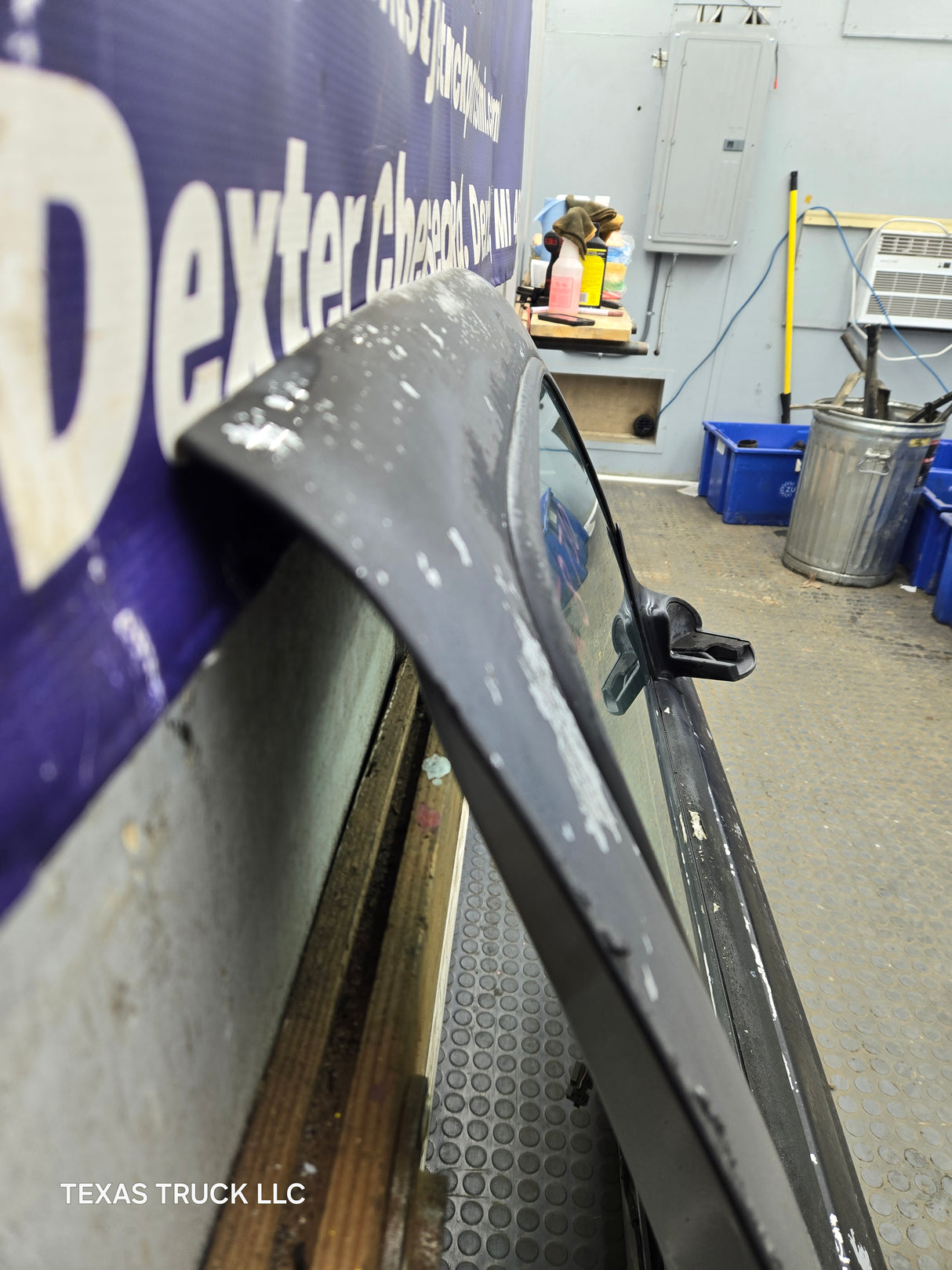 2003-2005 Ford Ranger Passenger Side Front Right Hand Door