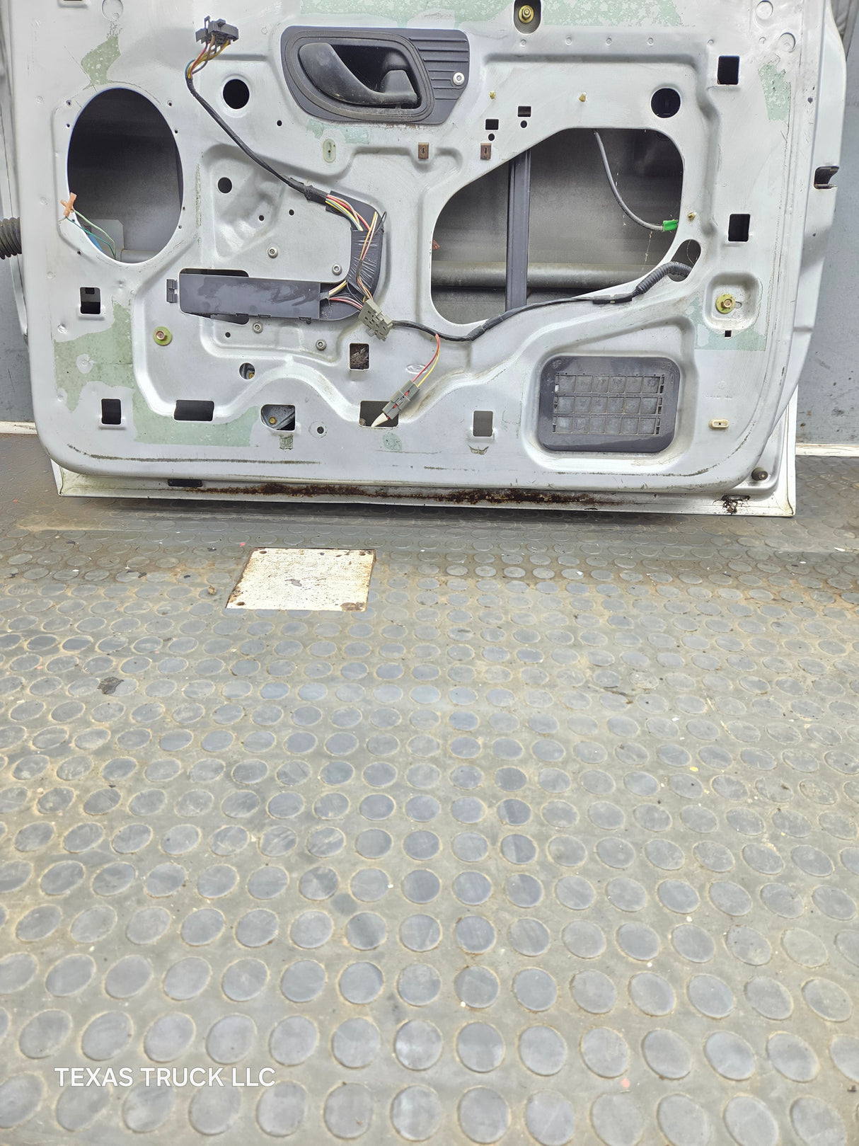 2003-2005 Ford Ranger Passenger Side Front Right Hand Door