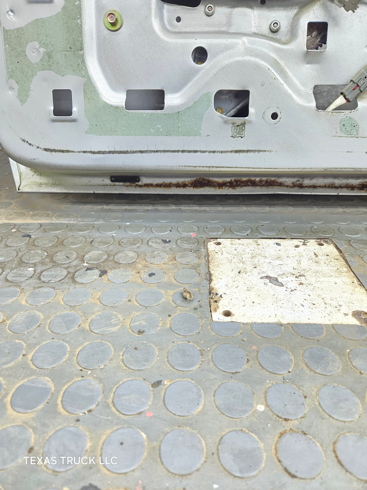 2003-2005 Ford Ranger Passenger Side Front Right Hand Door