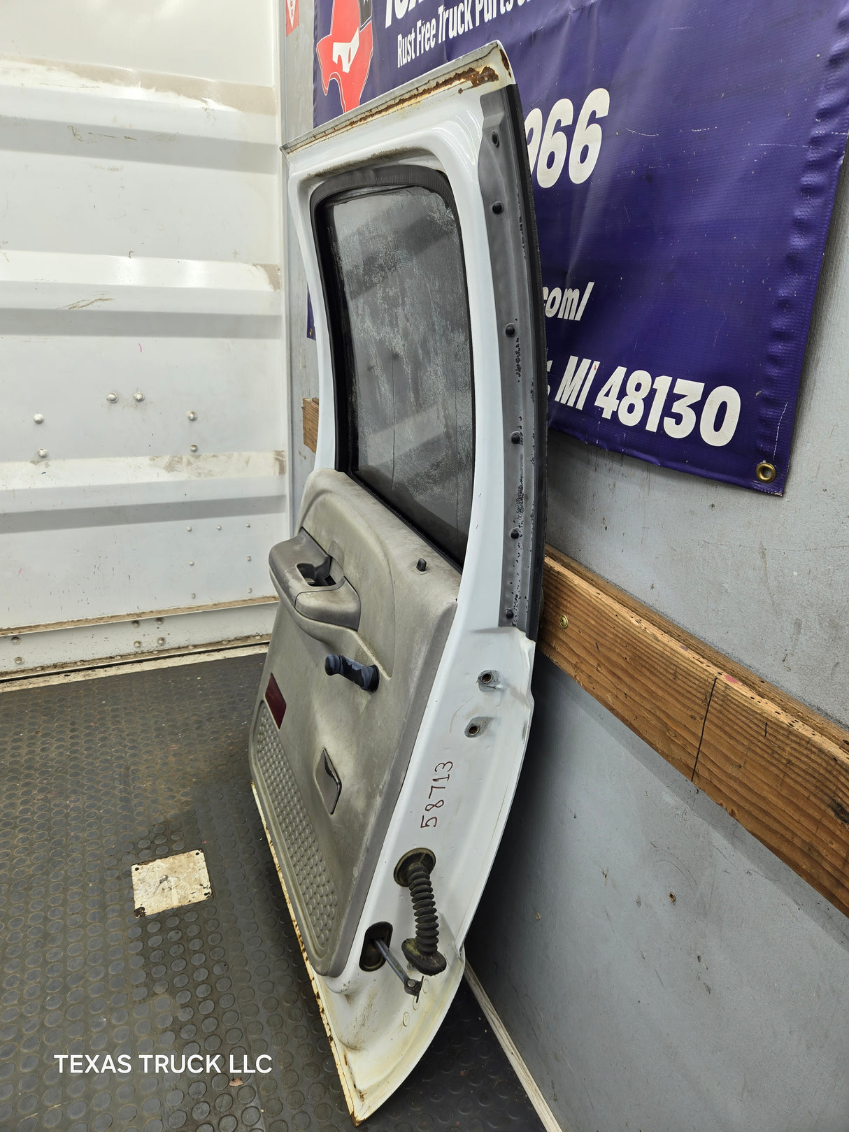 1999-2011 Ford Super Duty LH Driver Side Rear Crew Cab Door F250 F350 F450 F550