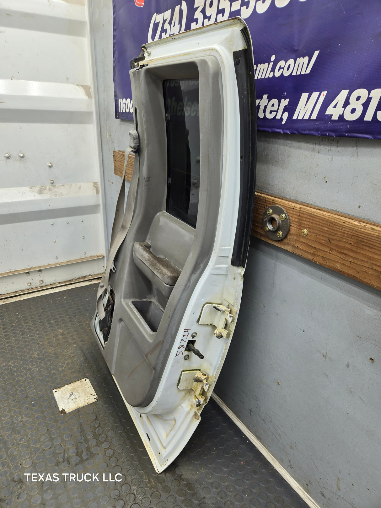 1988-2000 Chevrolet Silverado GMC Sierra RH Rear Extended Cab Passenger Side 3rd Door