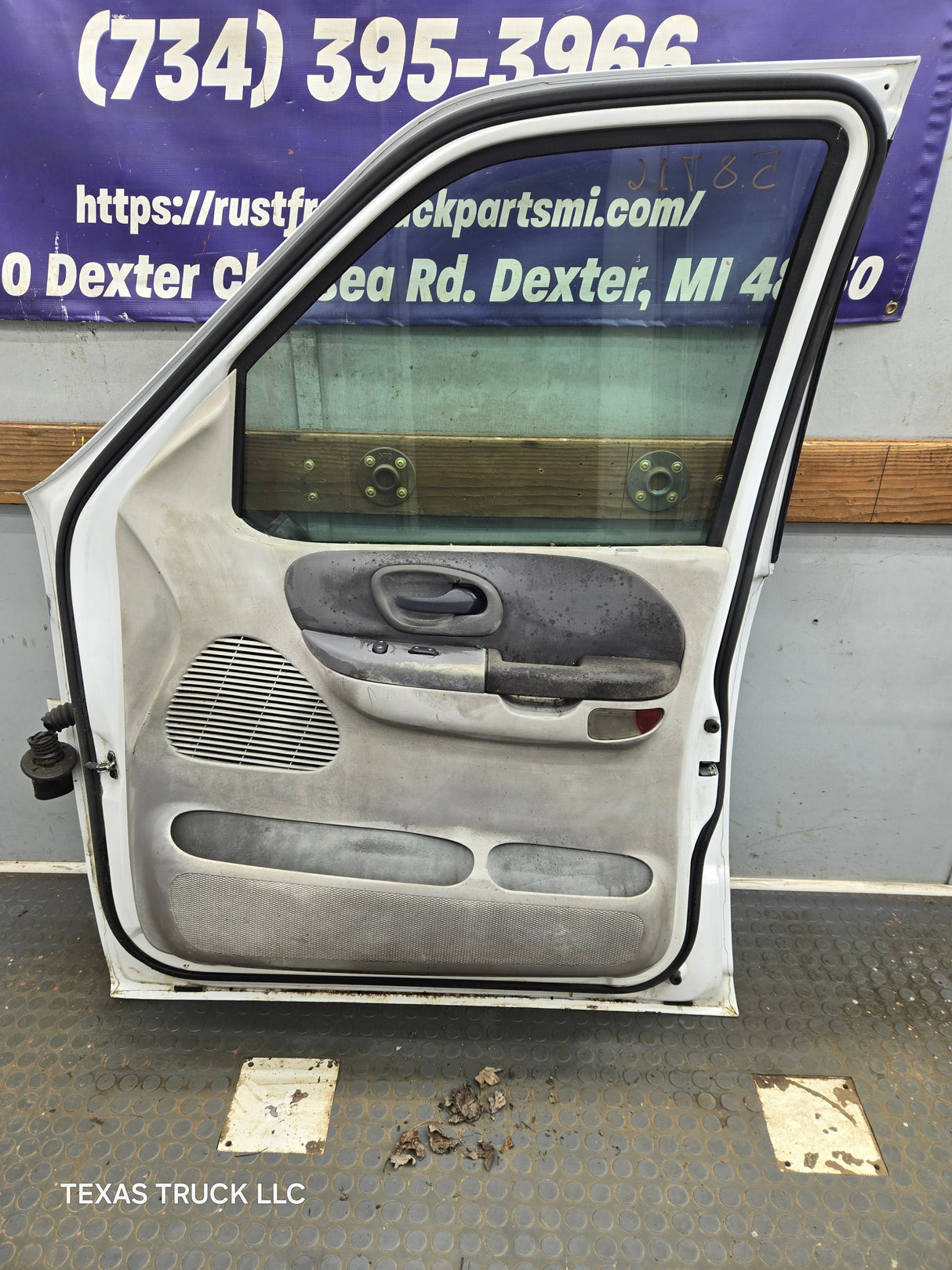1997-2003 Ford F150 Passenger Side RH Front Door