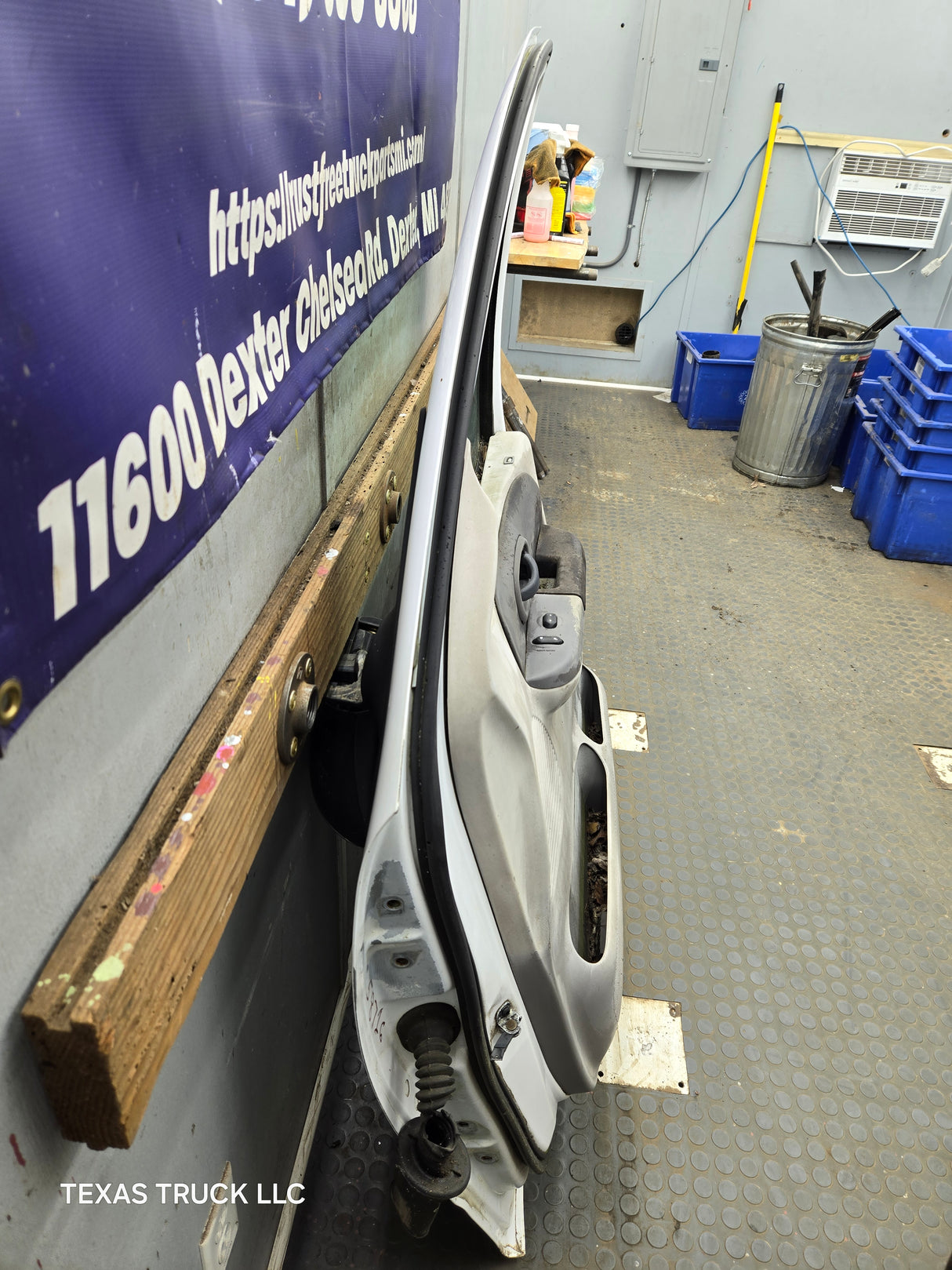 1997-2003 Ford F150 Passenger Side RH Front Door