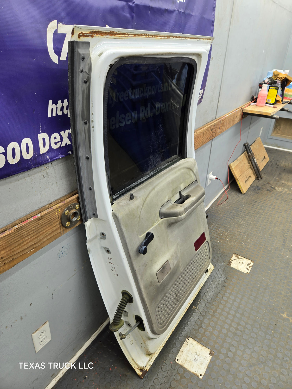 1999-2011 Ford Super Duty F250 F350 F450 F550 RH Crew Cab Passenger Side Rear Door