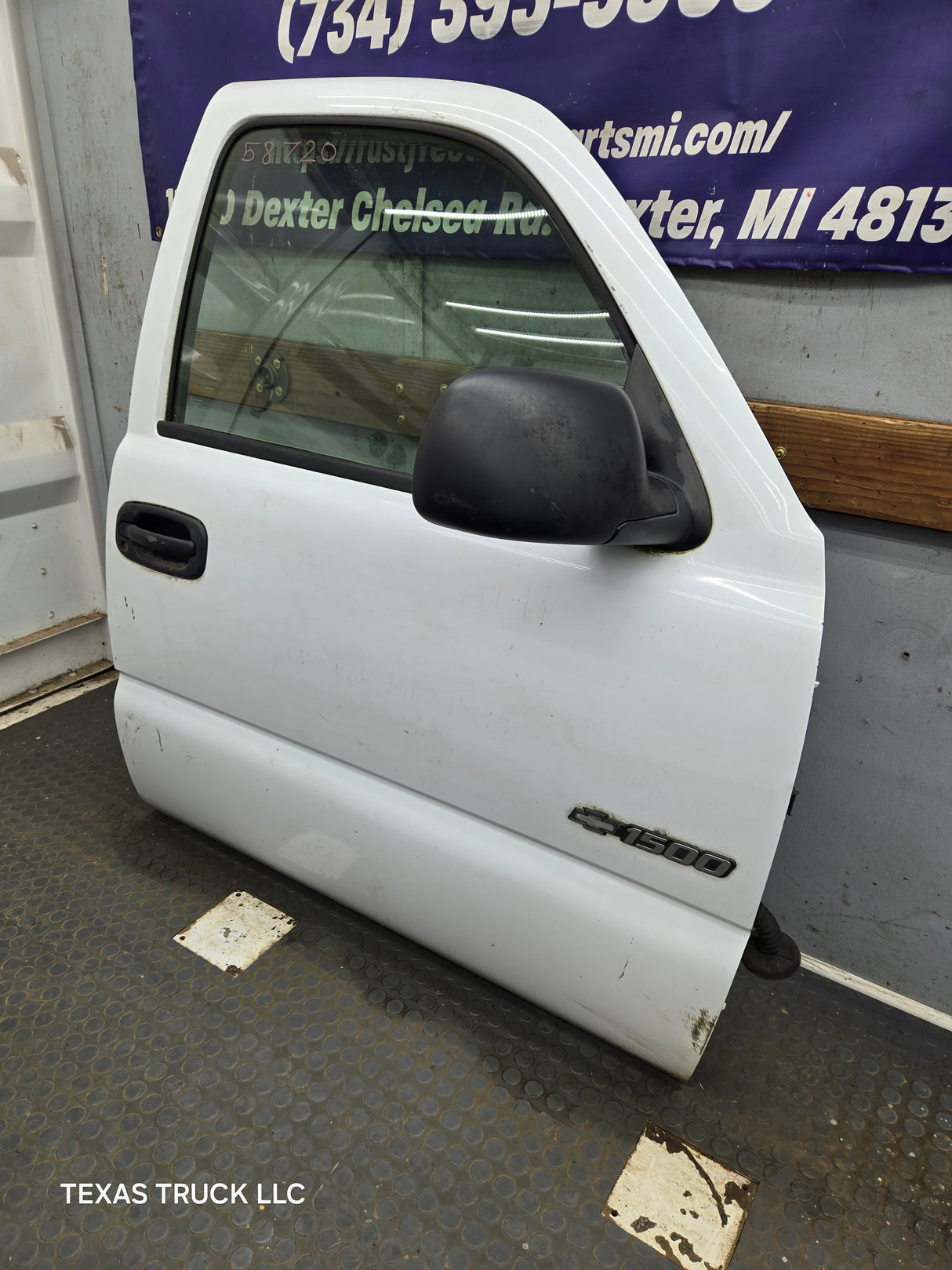 1999-2006 Chevrolet Silverado / GMC Sierra 1500 2500 3500 HD Front Passenger side Door RH