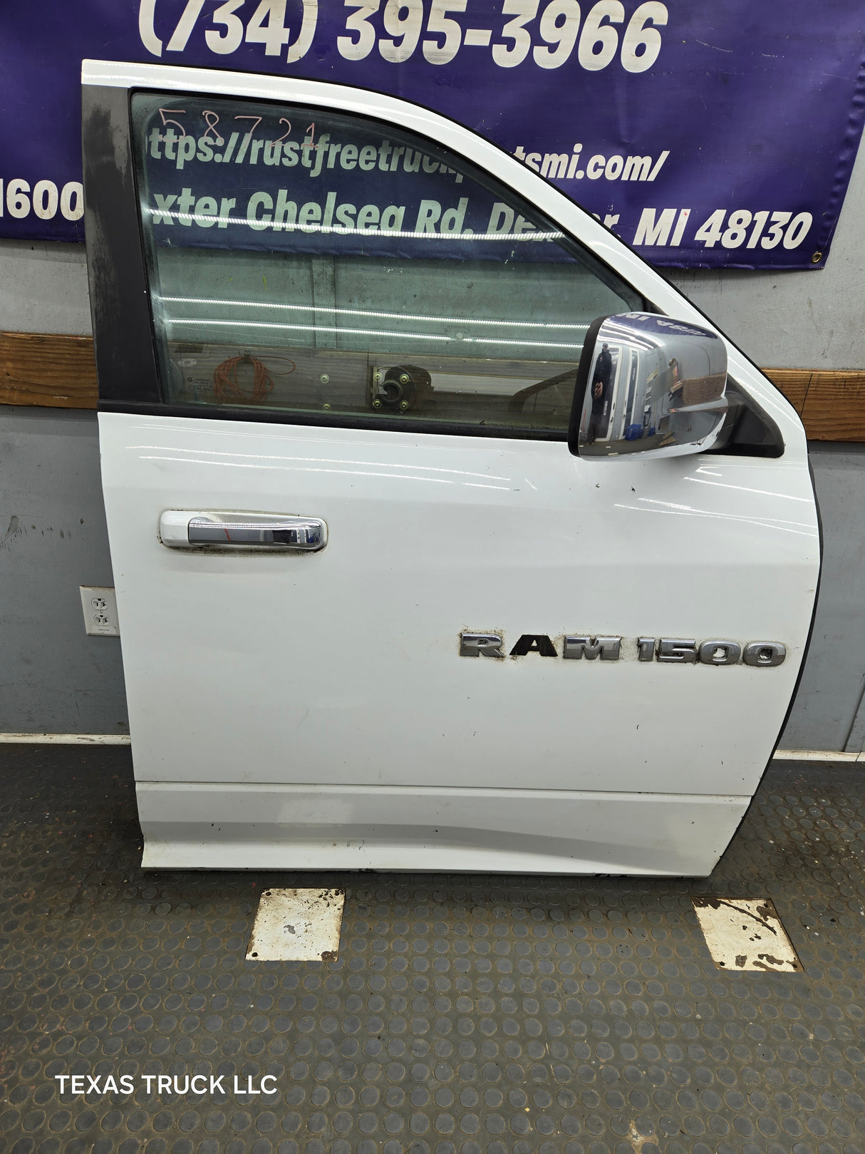 2009-2018 Dodge Ram 4th Gen Passenger Side RH Front Quad Crew Cab Door 1500 2500 3500 4500 5500