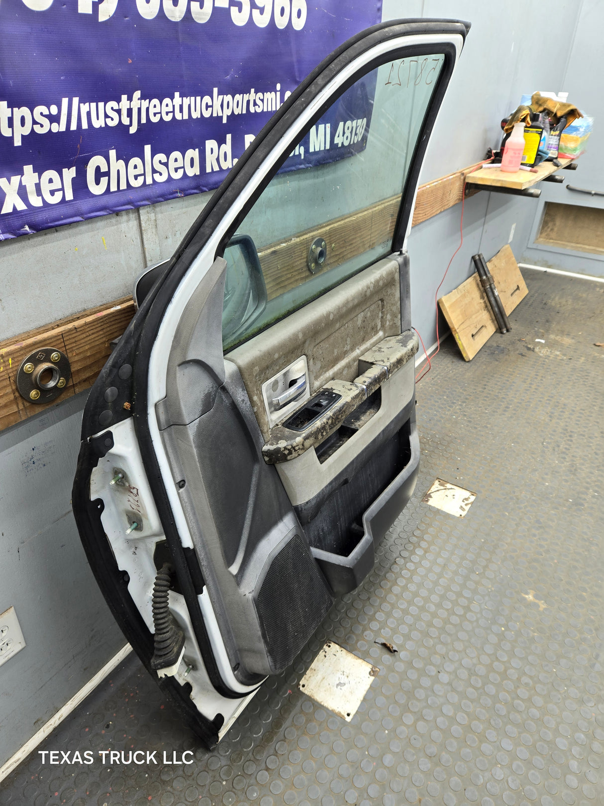 2009-2018 Dodge Ram 4th Gen Passenger Side RH Front Quad Crew Cab Door 1500 2500 3500 4500 5500