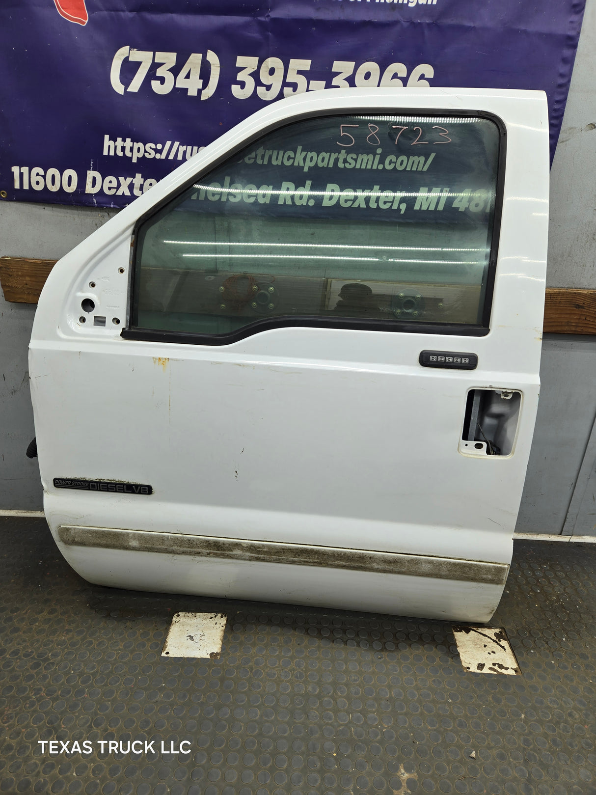 1999-2011 Ford Super Duty LH Driver Side Front Door F250 F350 F450 F550 *Damage