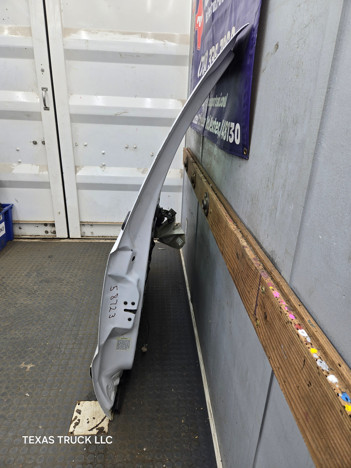 1999-2011 Ford Super Duty LH Driver Side Front Door F250 F350 F450 F550 *Damage