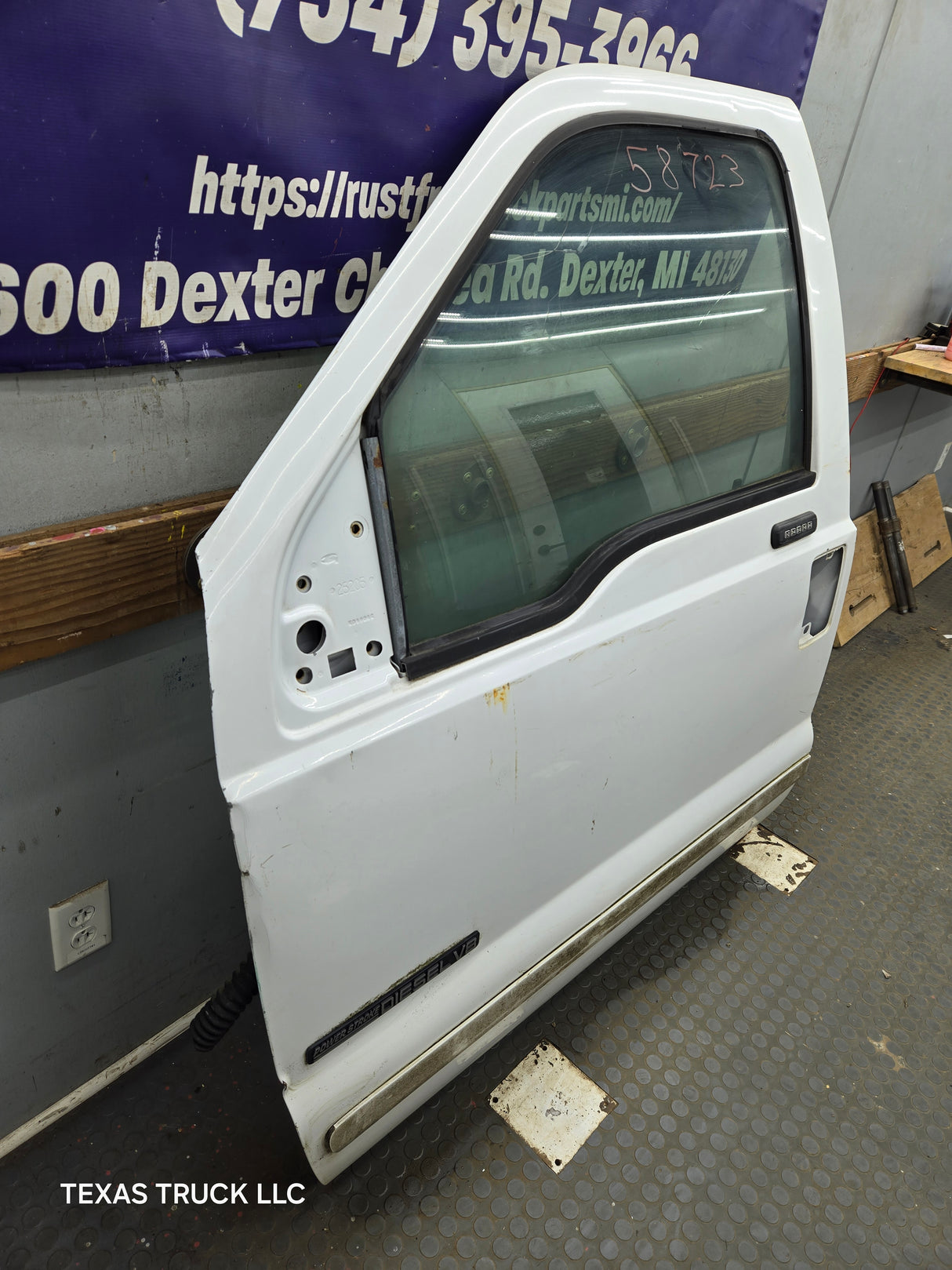 1999-2011 Ford Super Duty LH Driver Side Front Door F250 F350 F450 F550 *Damage