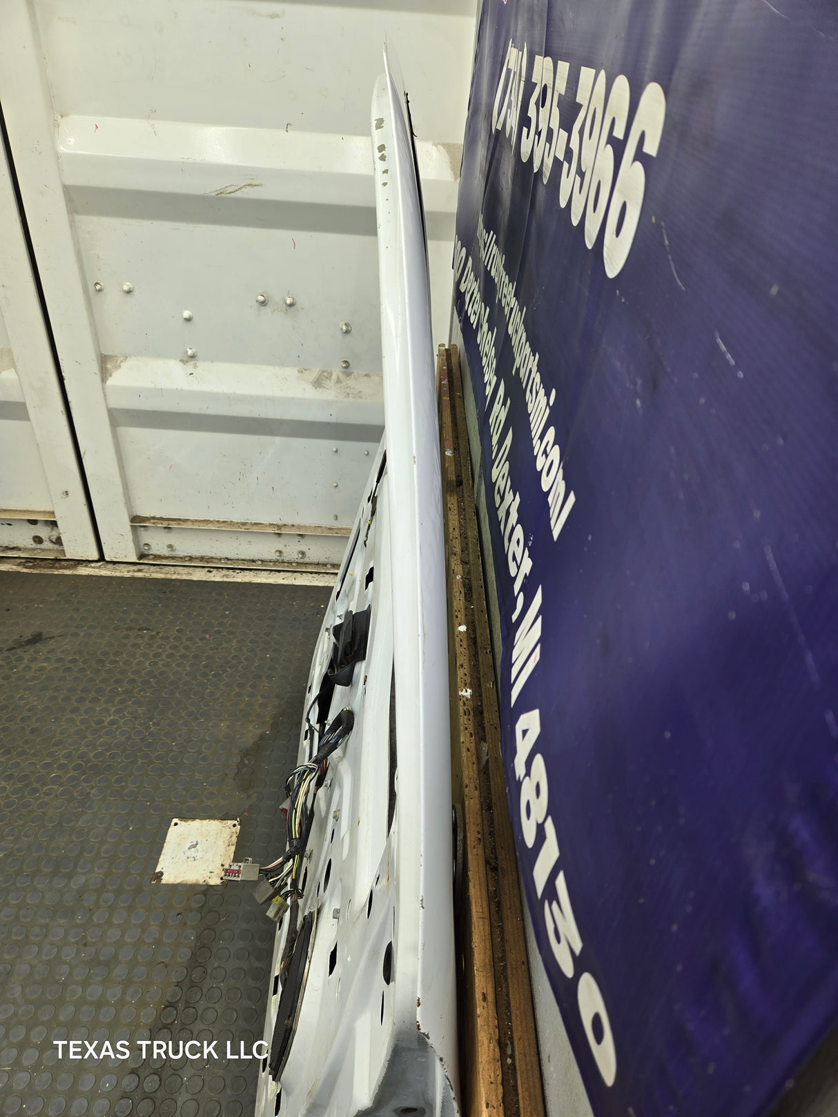 1999-2011 Ford Super Duty LH Driver Side Front Door F250 F350 F450 F550 *Damage