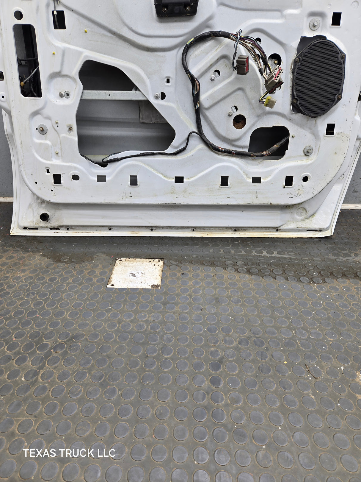 1999-2011 Ford Super Duty LH Driver Side Front Door F250 F350 F450 F550 *Damage