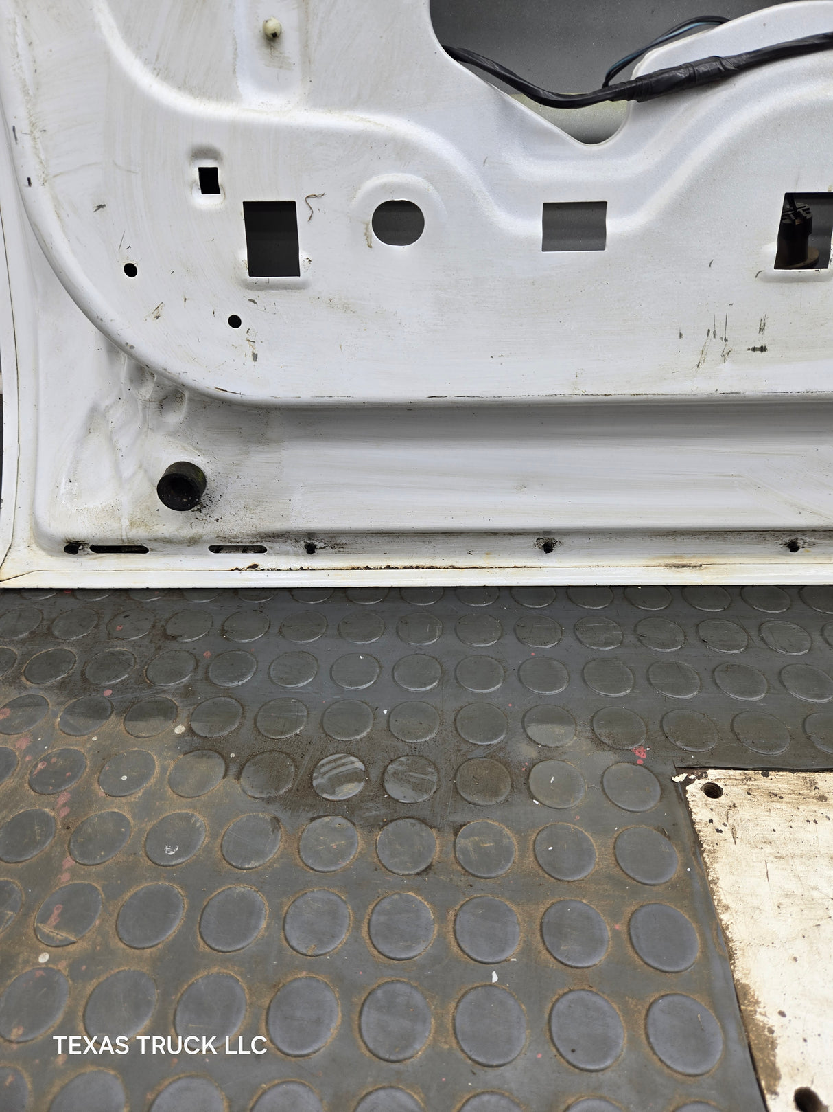 1999-2011 Ford Super Duty LH Driver Side Front Door F250 F350 F450 F550 *Damage