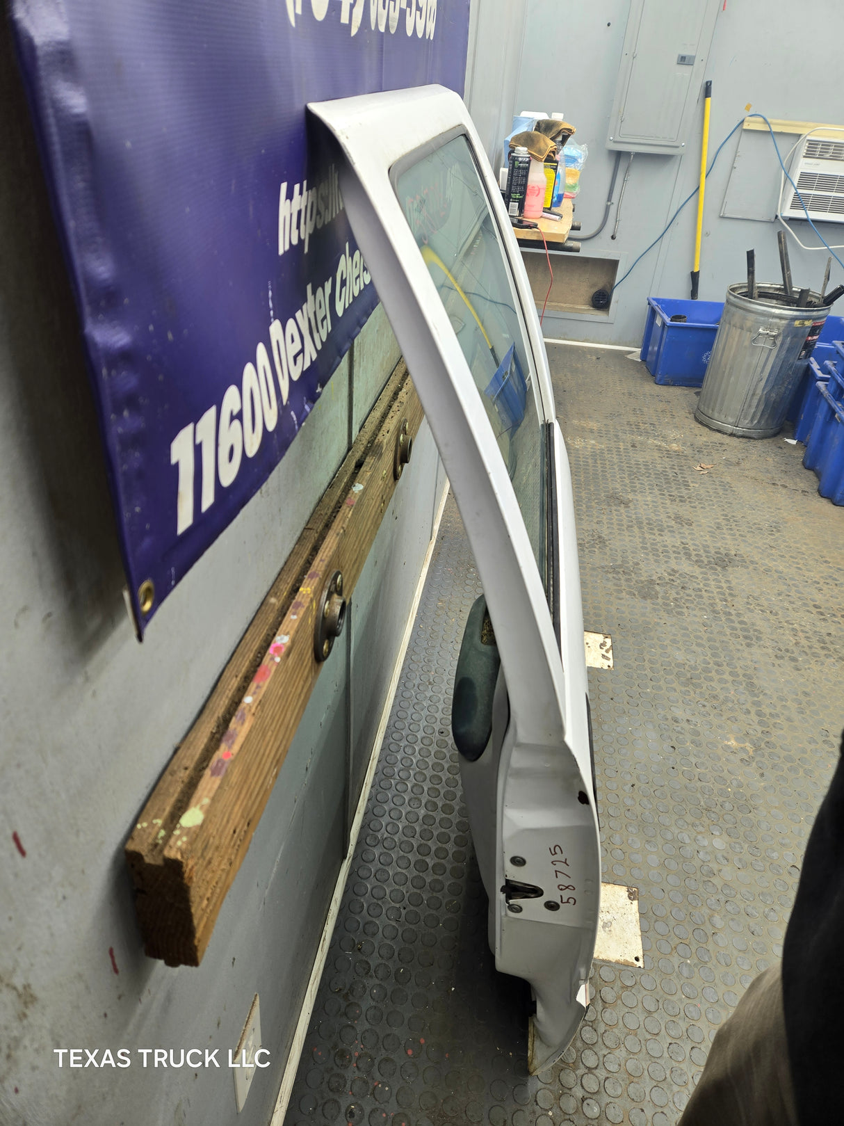 1992-2000 Chevrolet Silverado Suburban GMC Sierra K1500 K2500 K3500 Crew Cab RH Rear Passenger Door