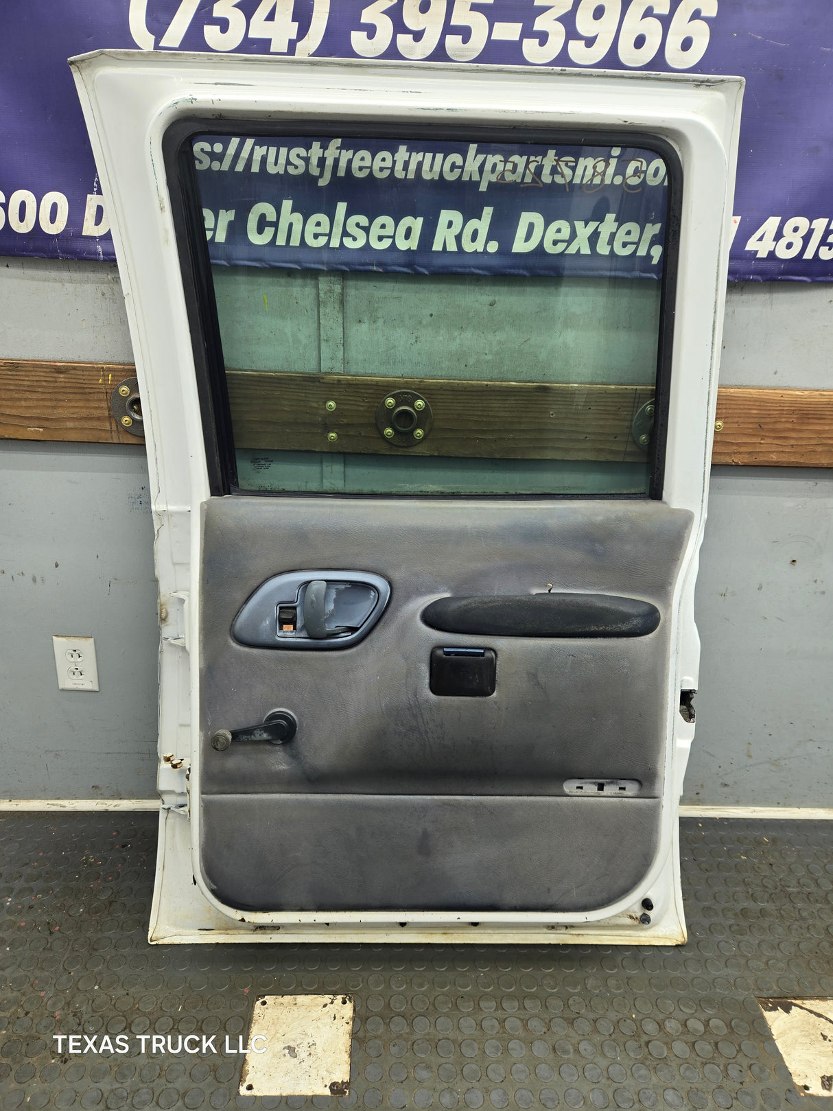 1992-2000 Chevrolet Silverado Suburban GMC Sierra K1500 K2500 K3500 Crew Cab RH Rear Passenger Door