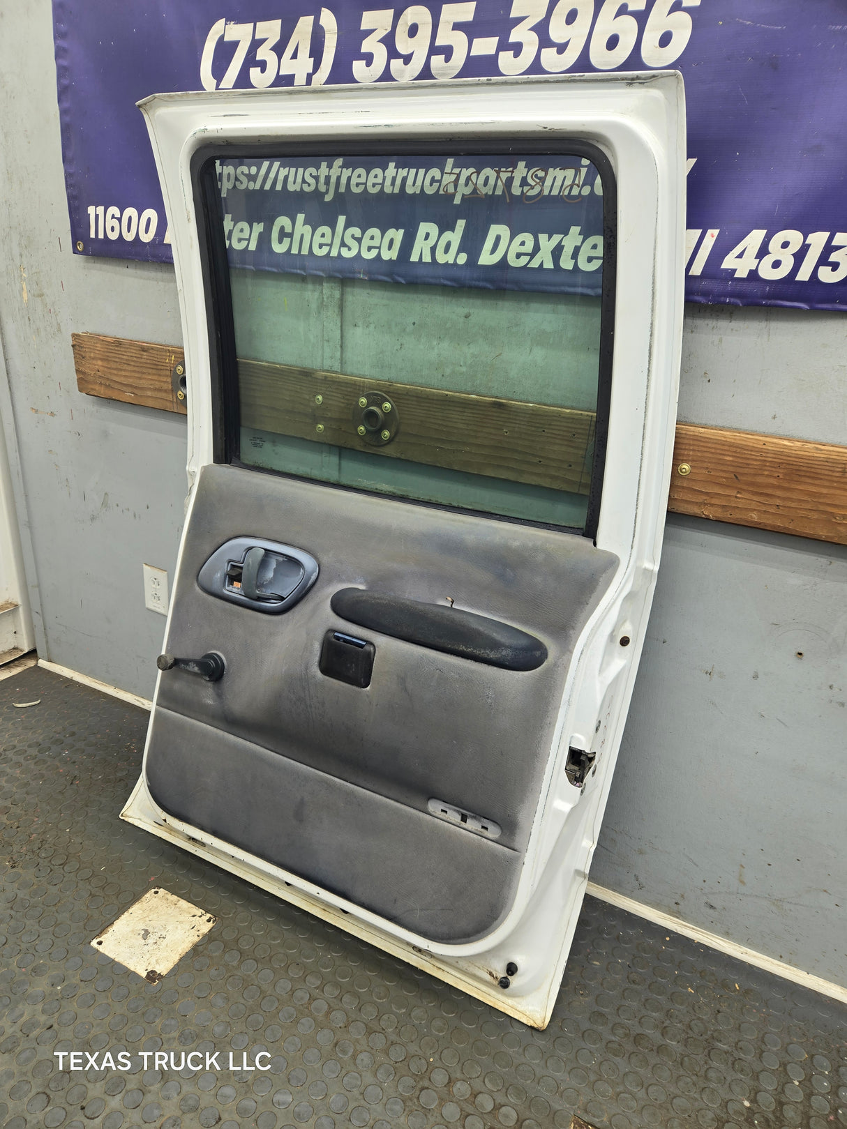 1992-2000 Chevrolet Silverado Suburban GMC Sierra K1500 K2500 K3500 Crew Cab RH Rear Passenger Door