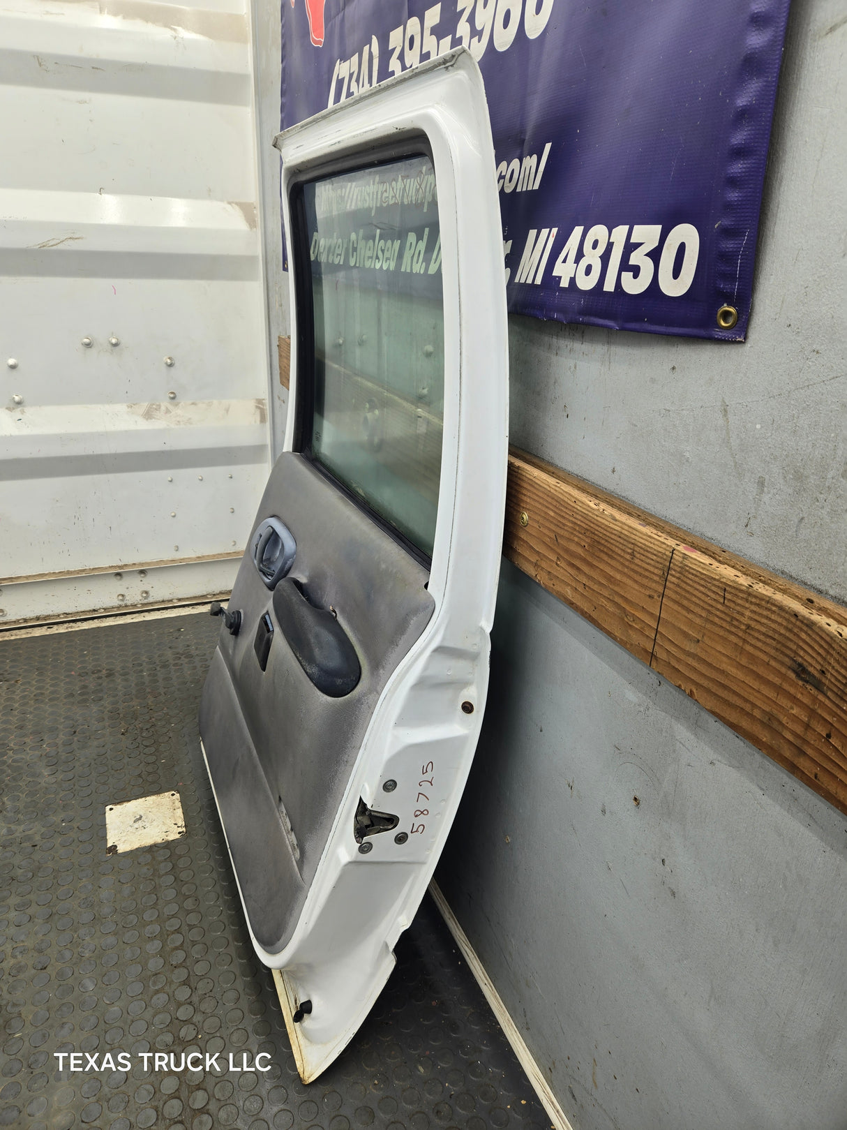 1992-2000 Chevrolet Silverado Suburban GMC Sierra K1500 K2500 K3500 Crew Cab RH Rear Passenger Door