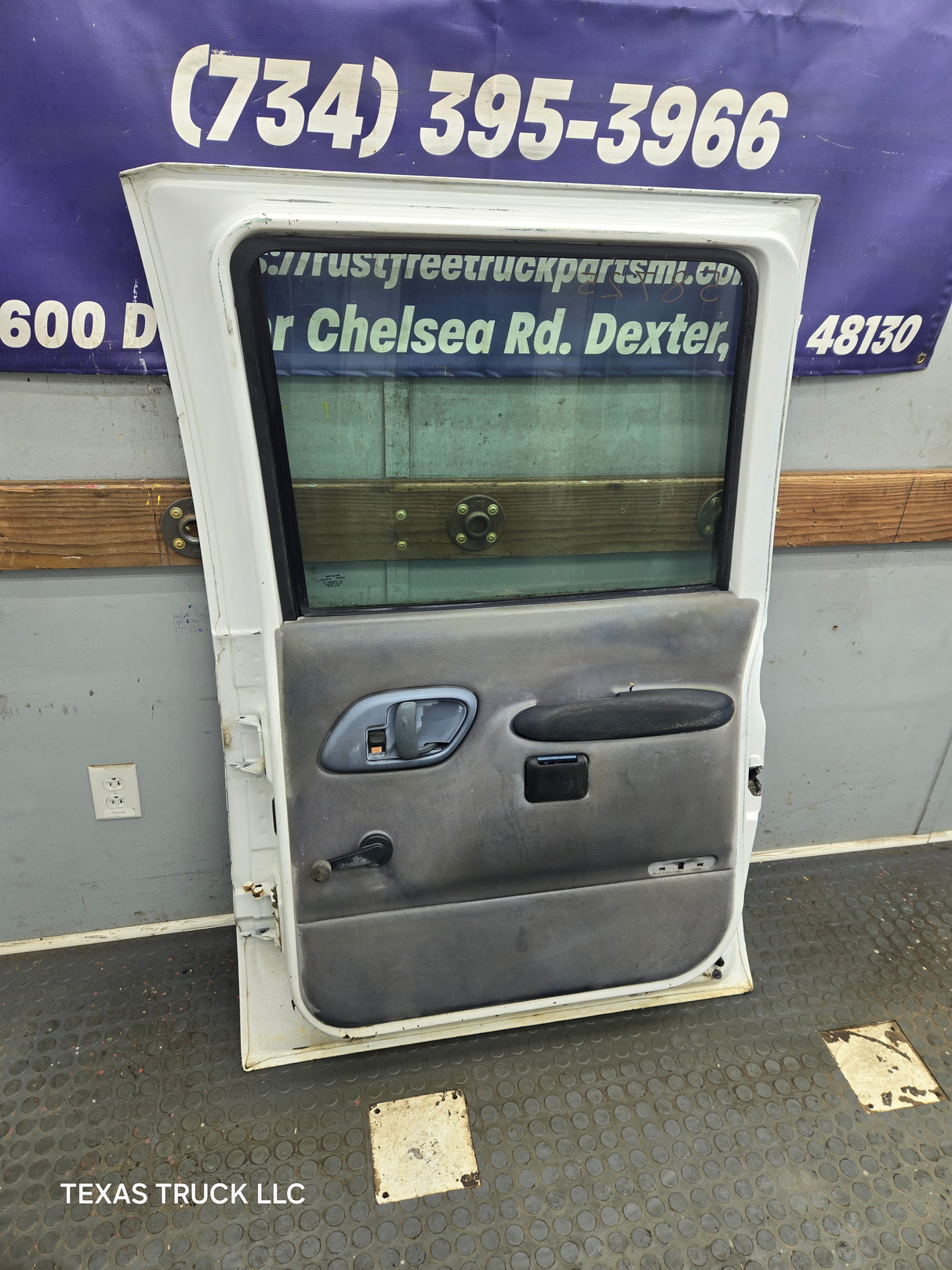1992-2000 Chevrolet Silverado Suburban GMC Sierra K1500 K2500 K3500 Crew Cab RH Rear Passenger Door