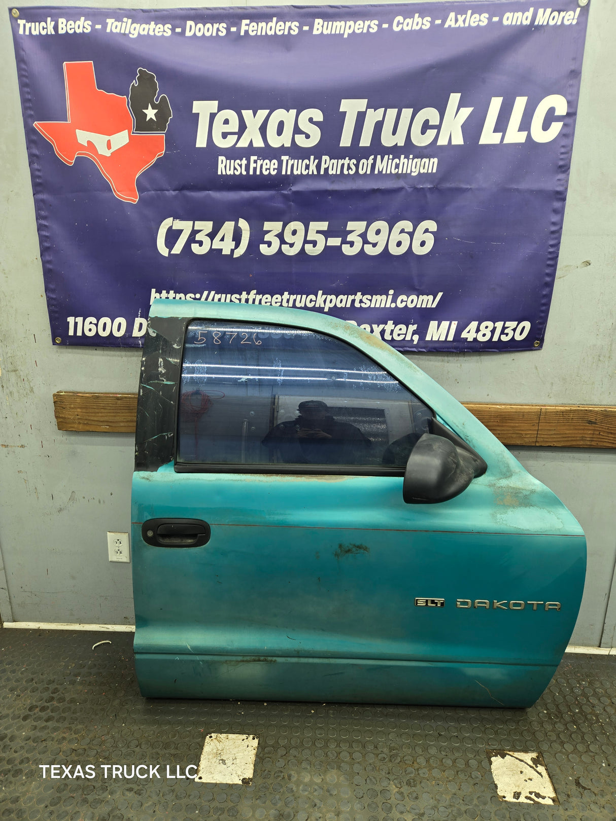 1997-2000 Dodge Dakota Passenger Side RH Front Door